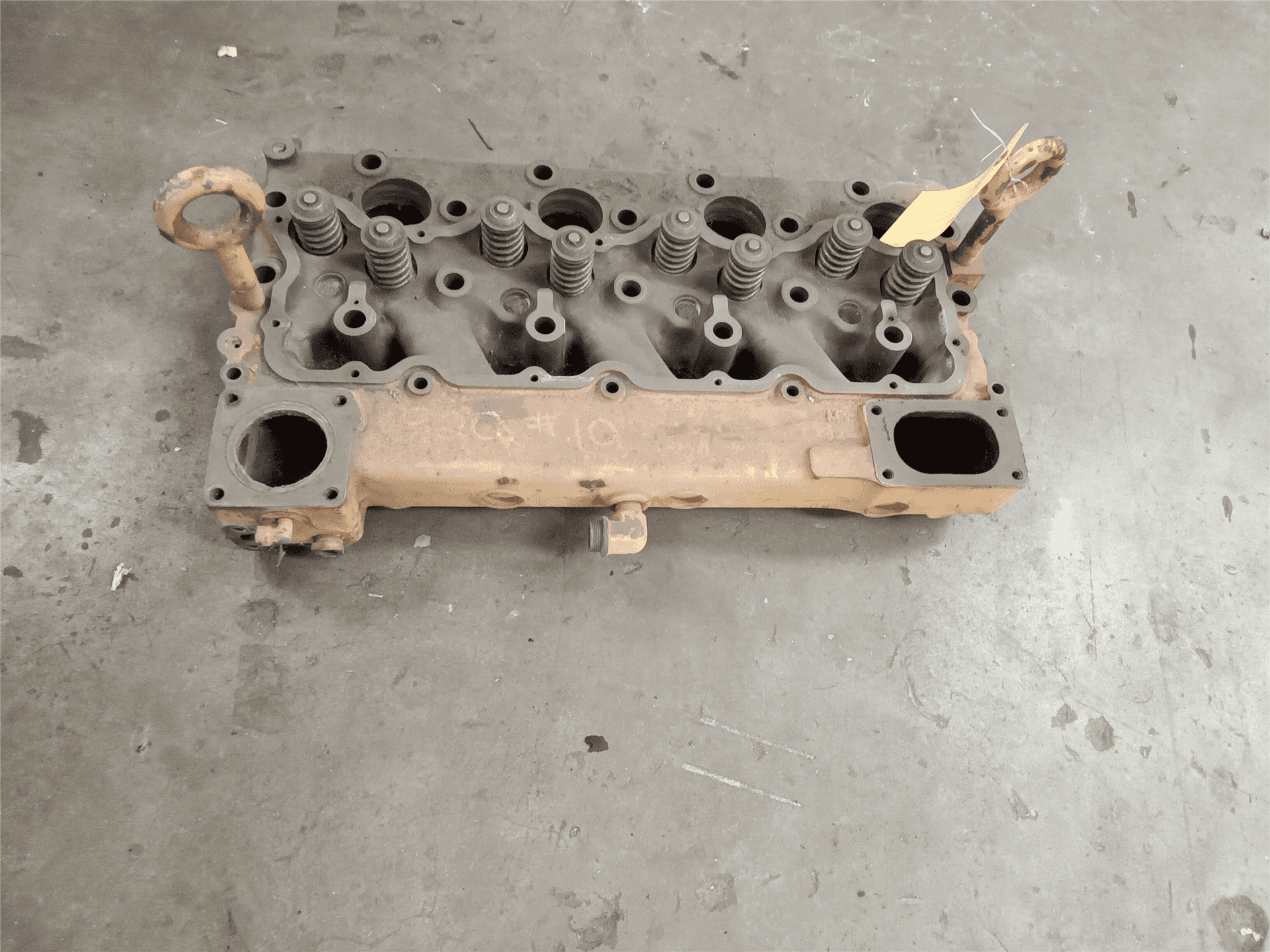 USED CYL HEAD image 2
