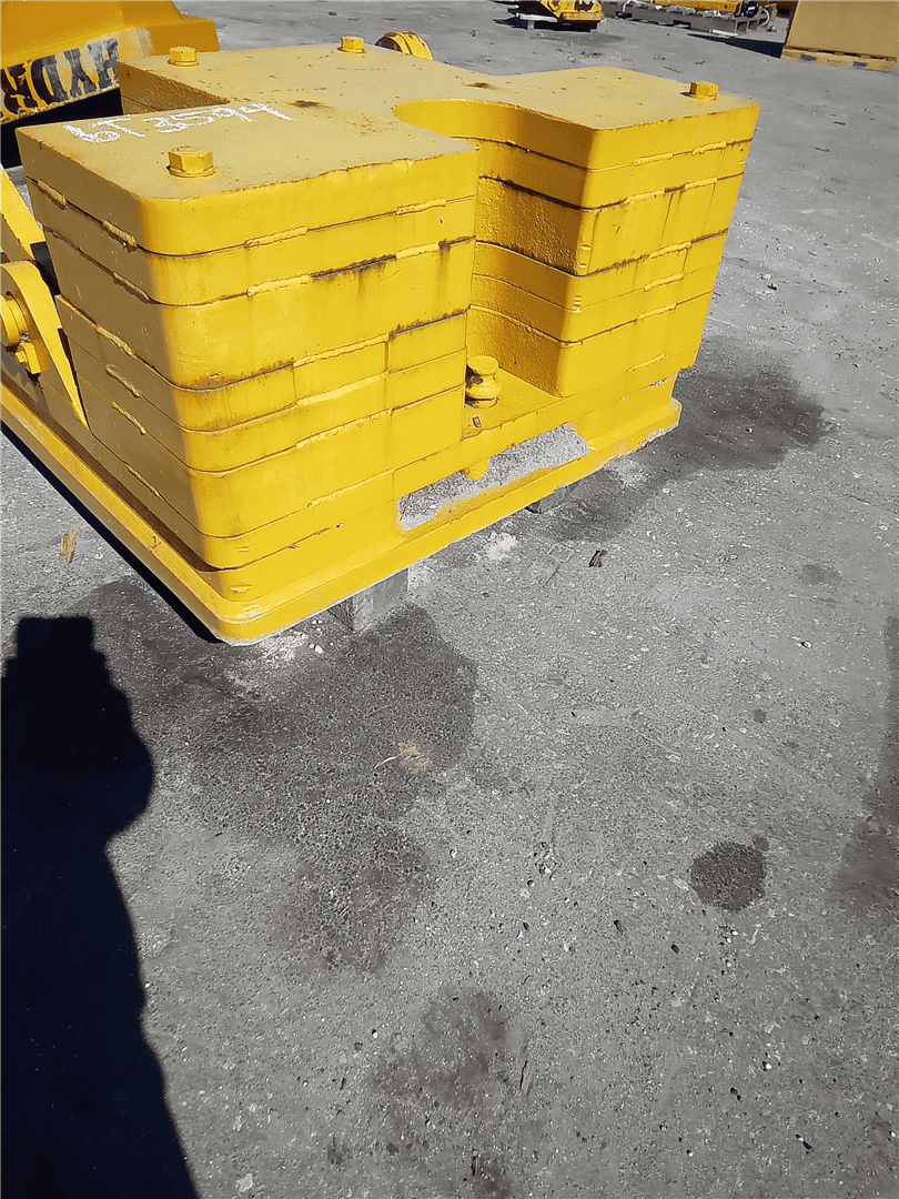 USED COUNTER WEIGH image 3