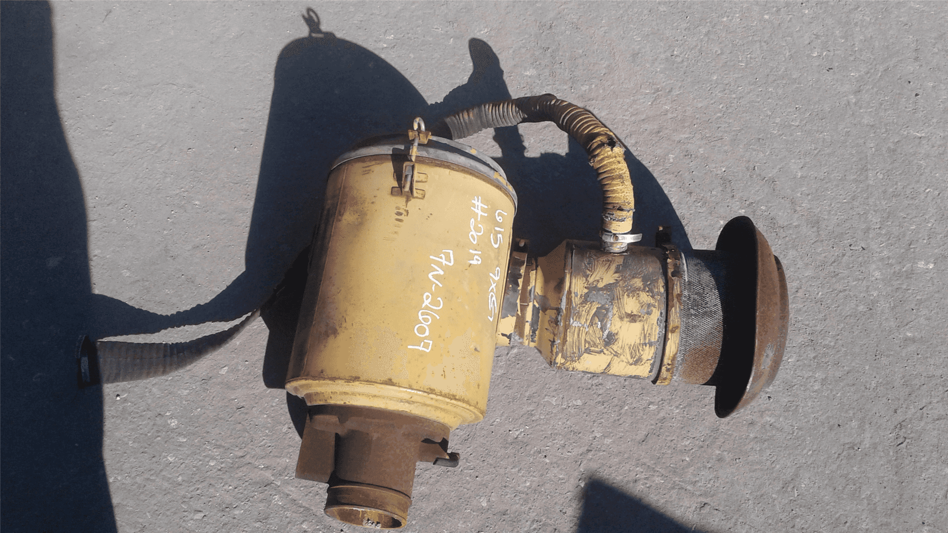 USED AIR CLEANER G image 2
