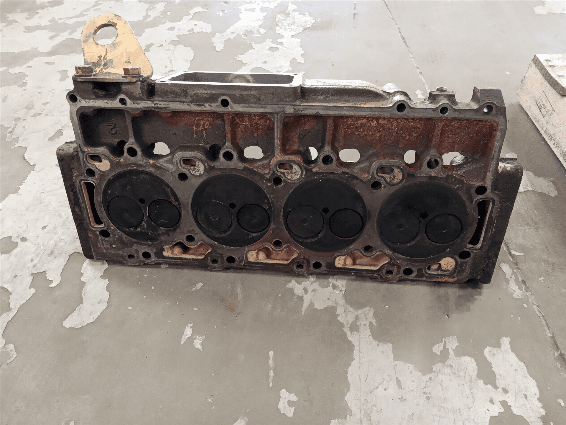 USED CYL HEAD indicator image 1