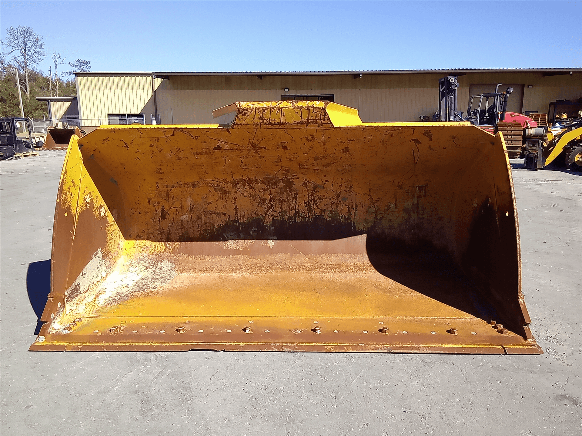 USED 136INCH BUCKE image 3