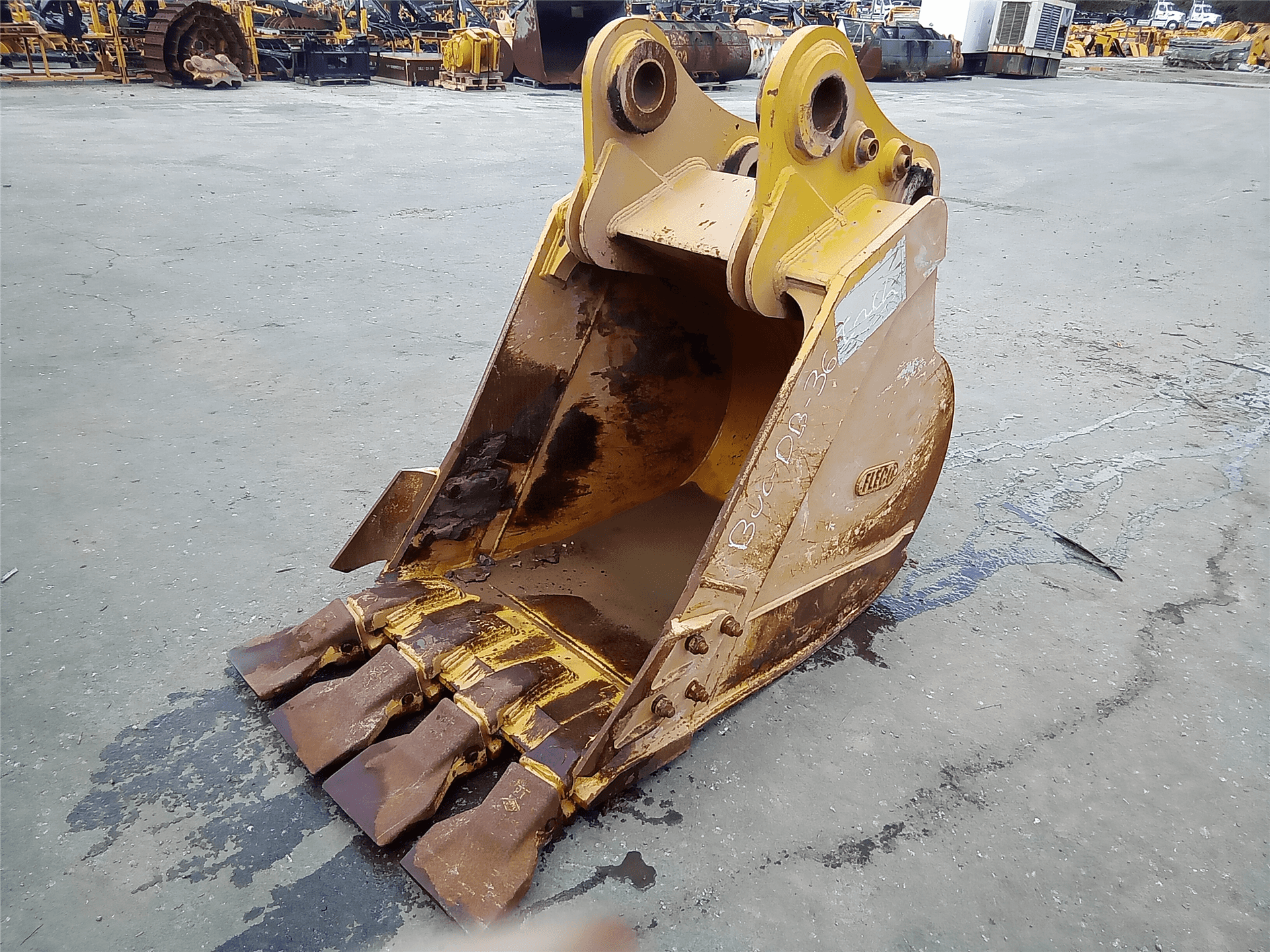 USED 36INCH BUCKET image 5