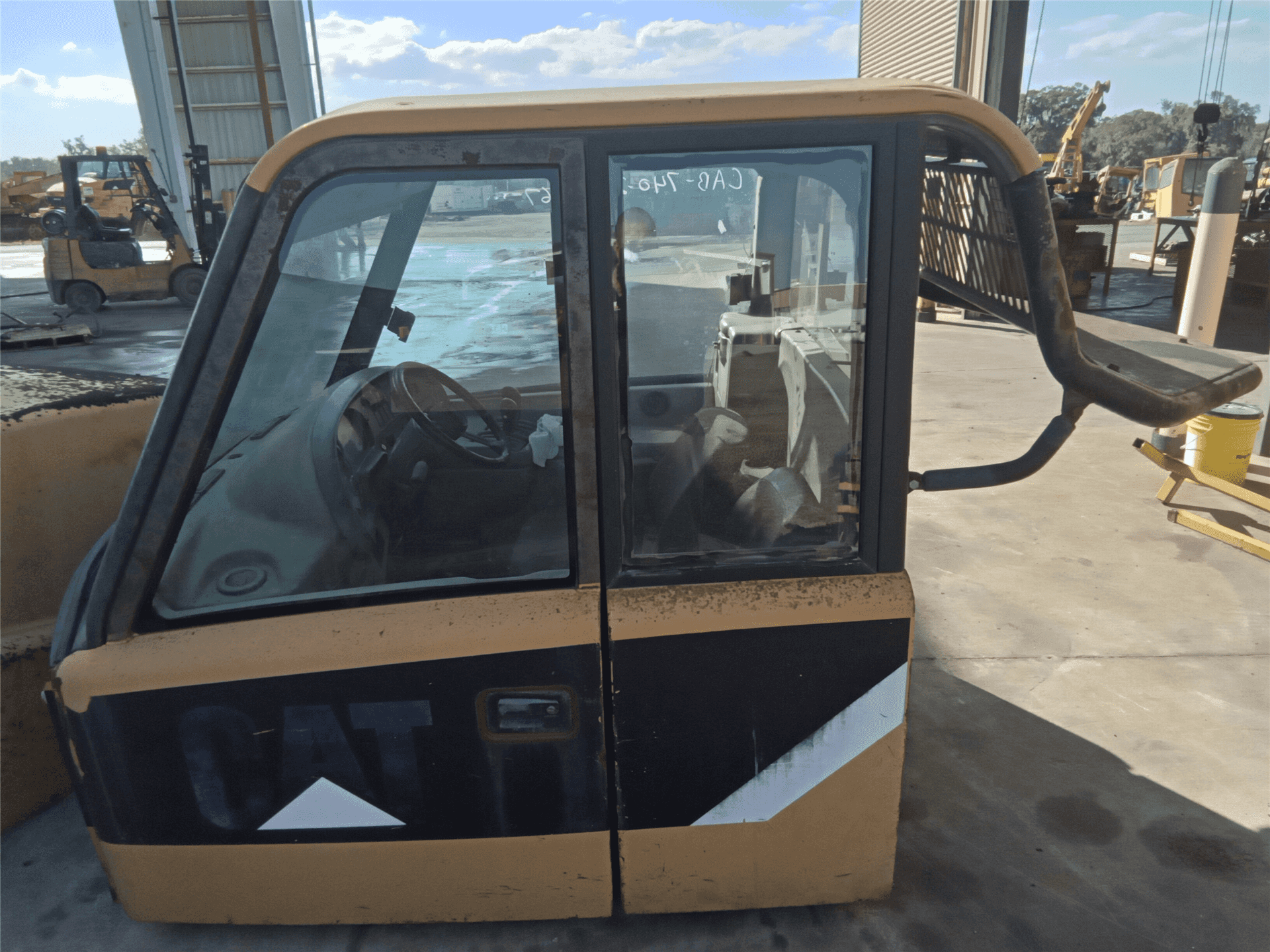 USED CAB image 2