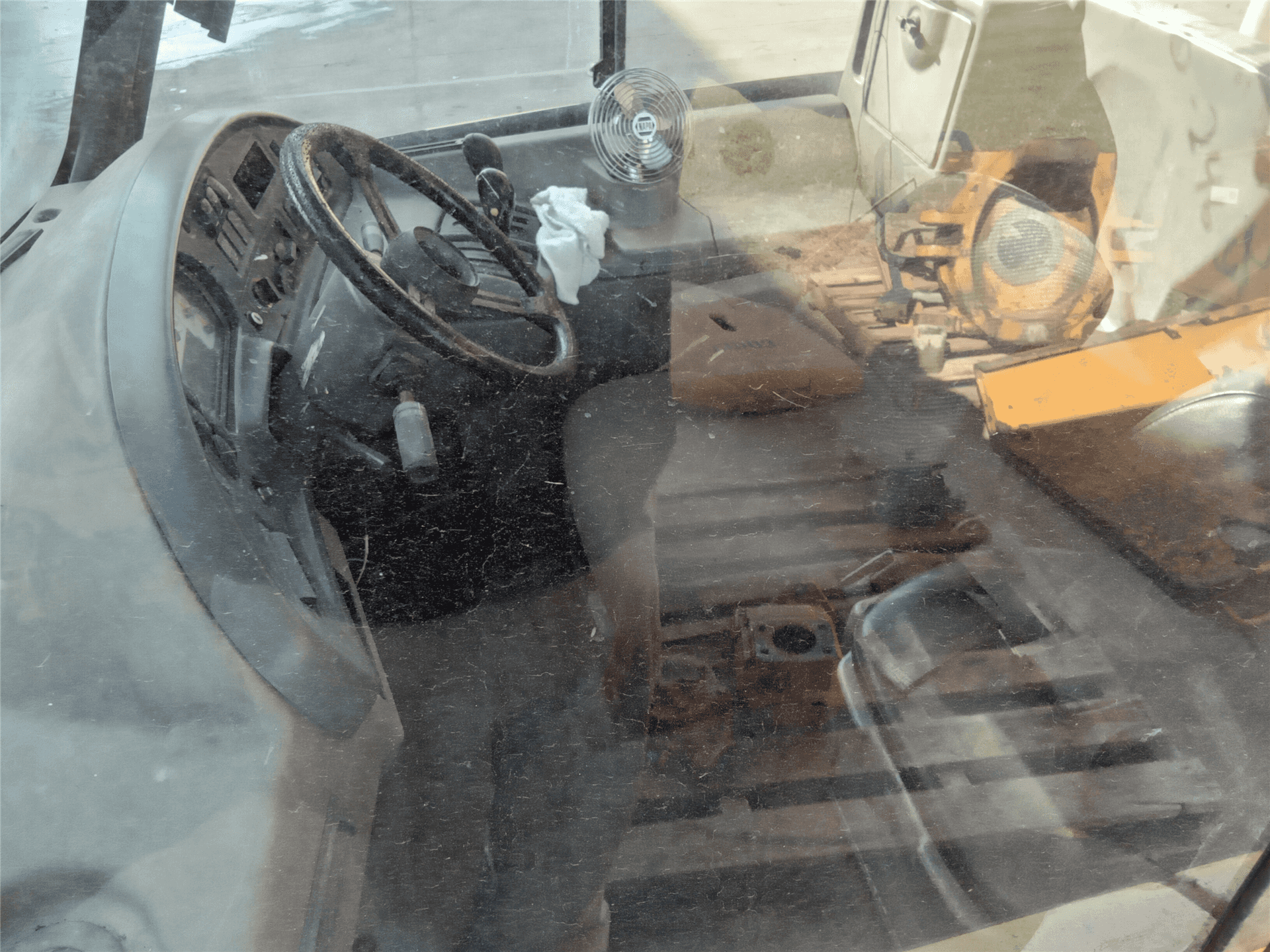 USED CAB image 3