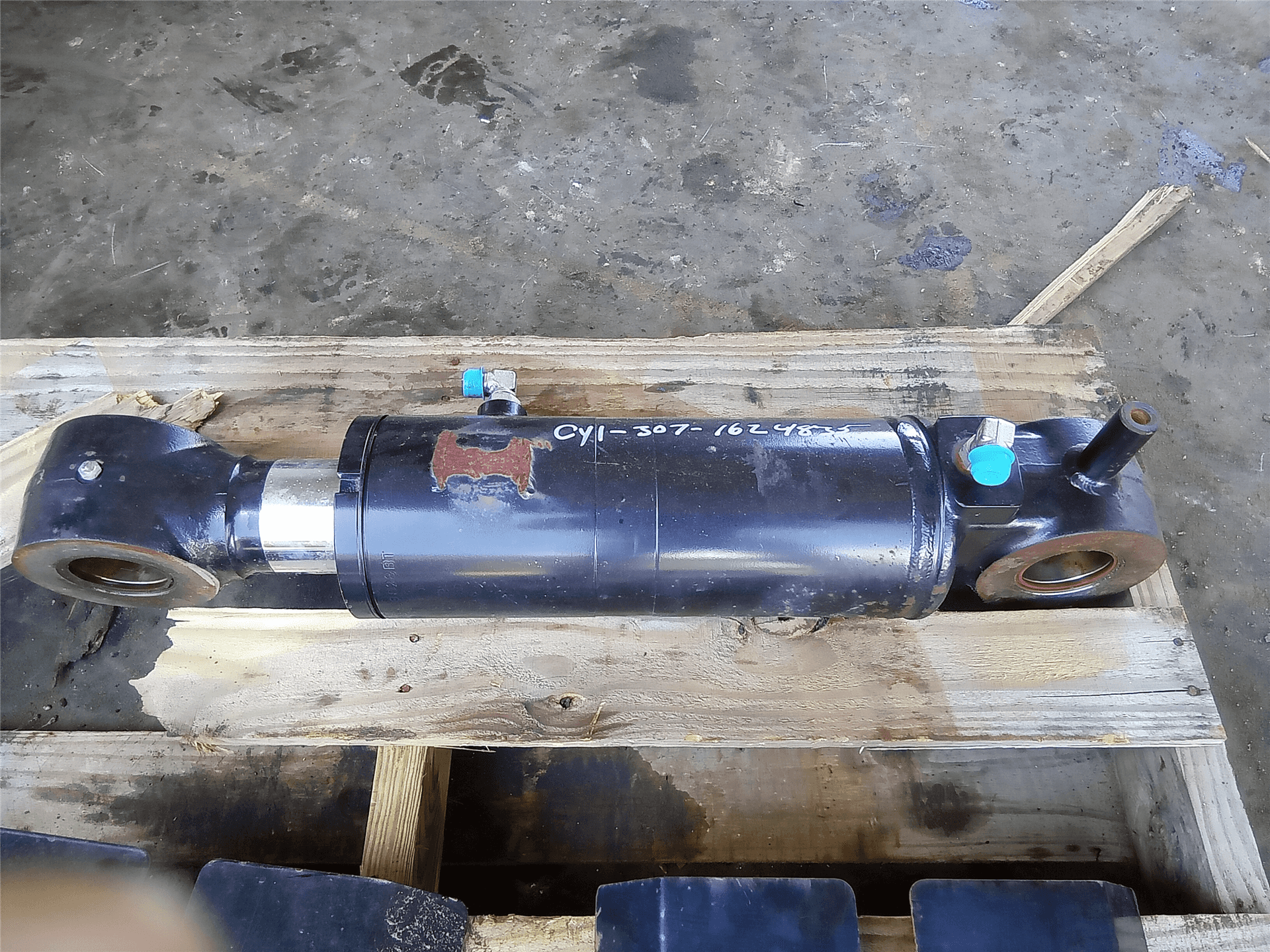 USED BLADE CYLINDE indicator image 1