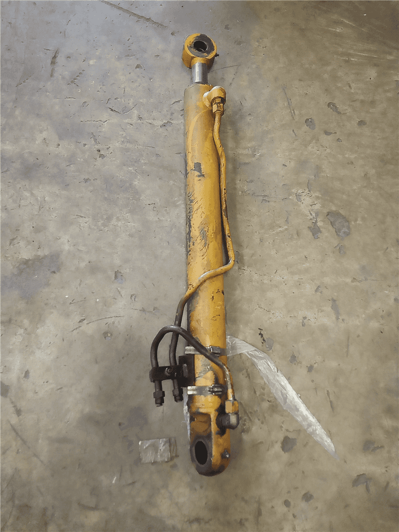 USED LIFT CYLINDER image 3