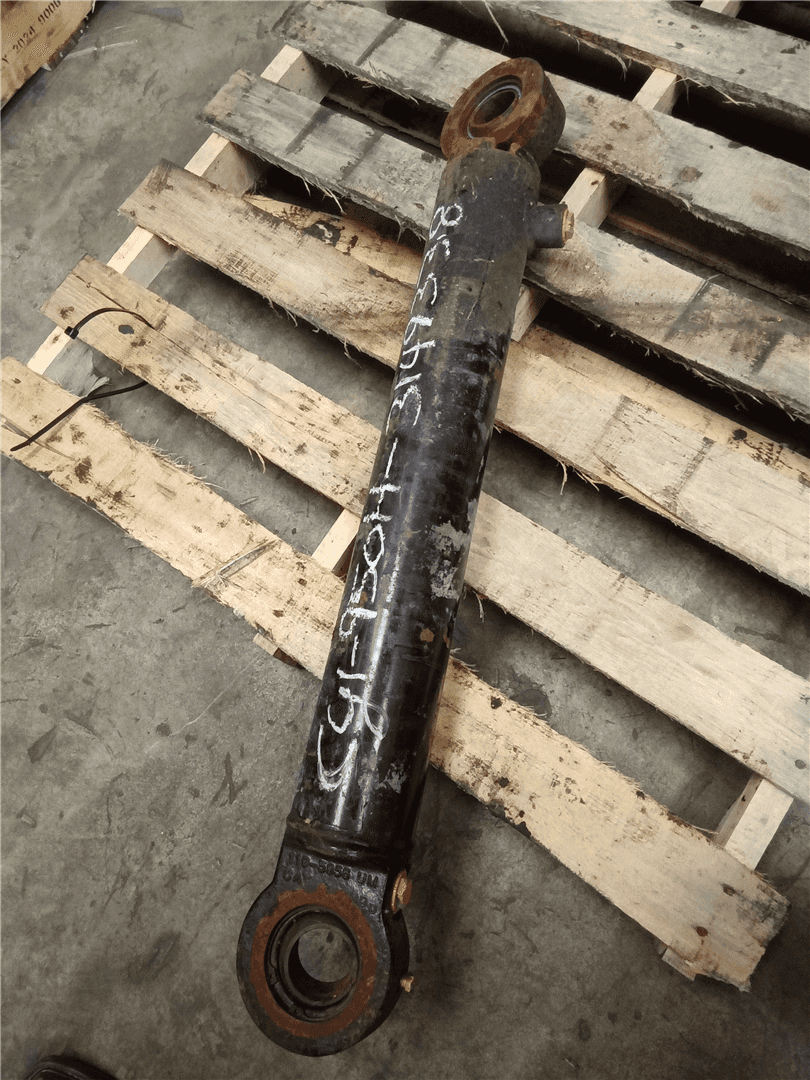 USED STEER CYLINDE indicator image 1