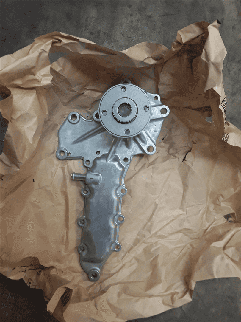 NEW WATER PUMP KUB image 2