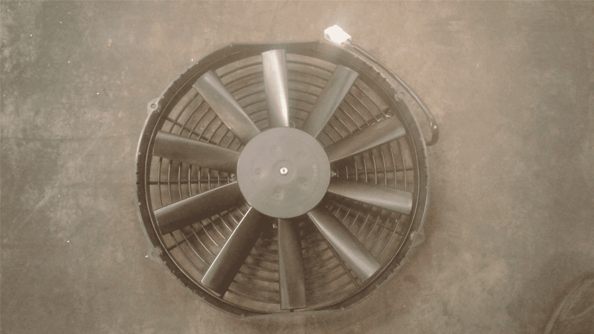 NEW FAN MOTOR ASSY indicator image 1