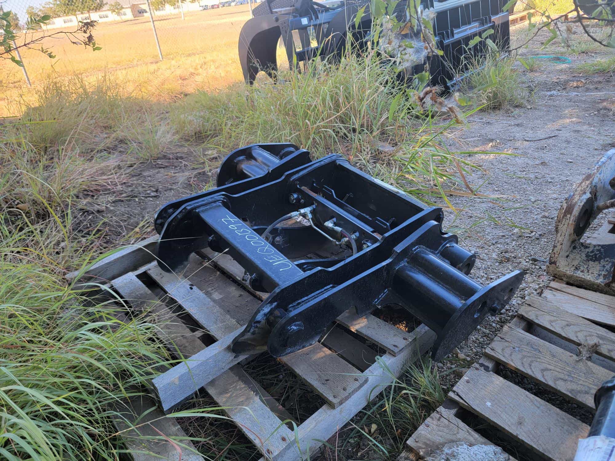 CAT IT COUPLER  FOR NEXT GEN BACKHOE BLH image 5