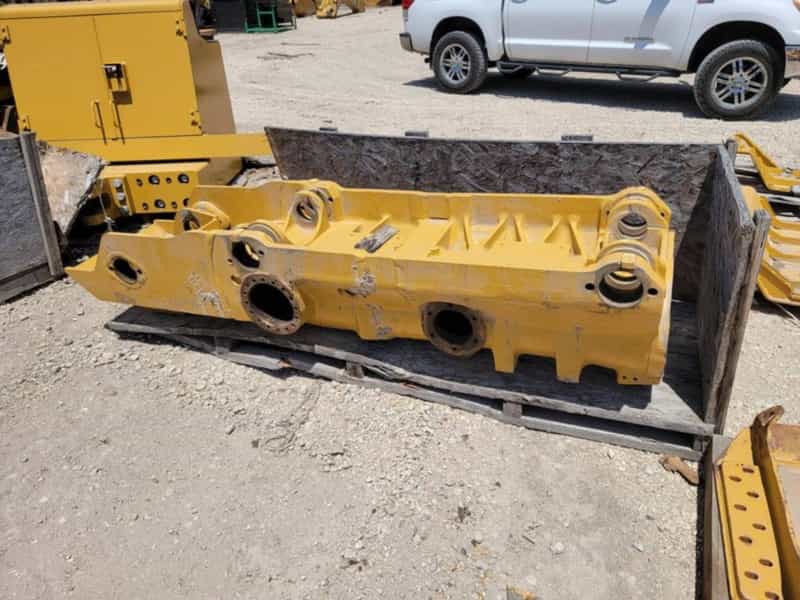 3102887 LH AND 3102886 RH REAR TRACK FRAME  NEW          MQ image 2