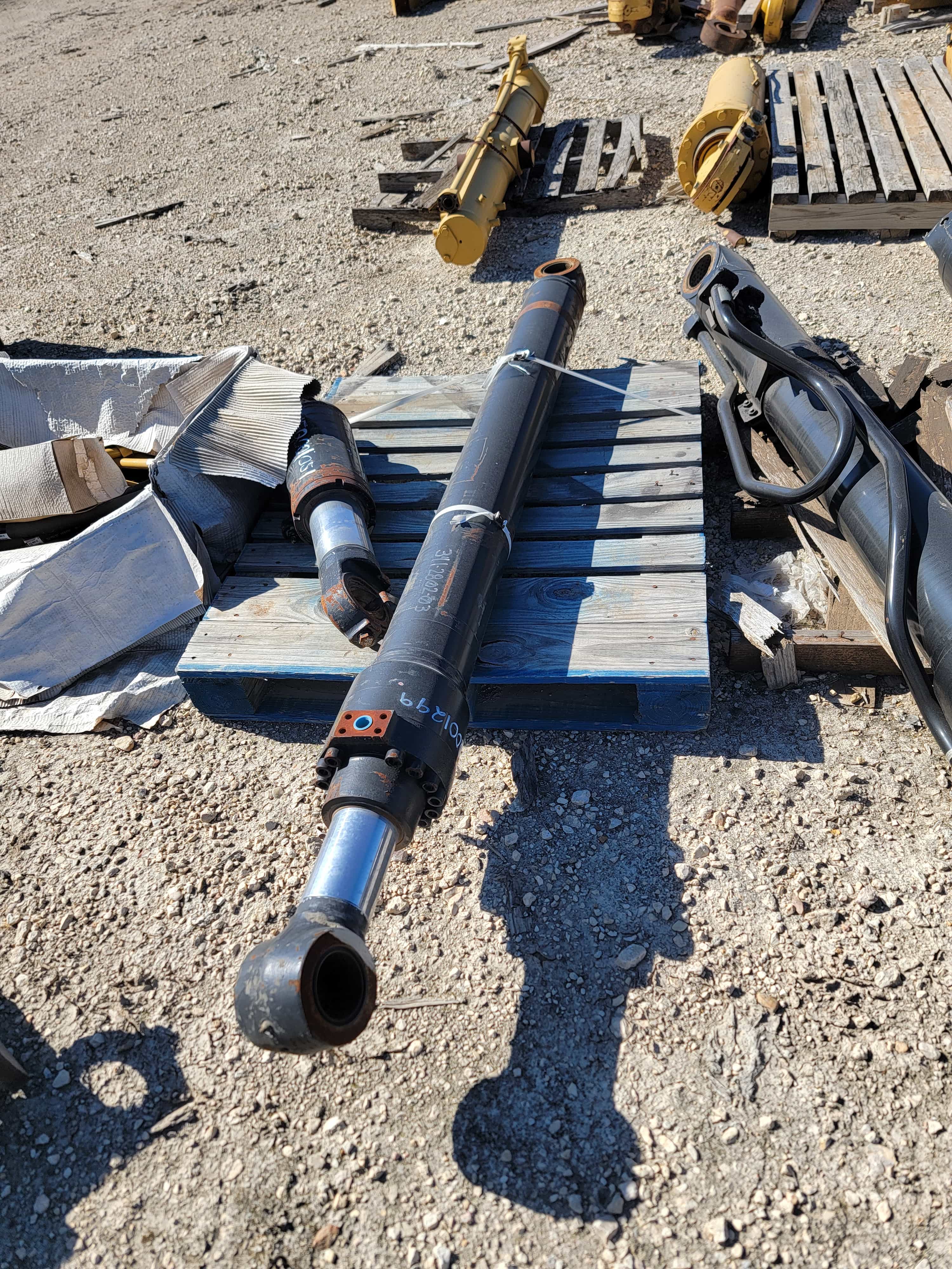 USED 323F STICK CYLINDER  -  SOLD                  MQ image 5