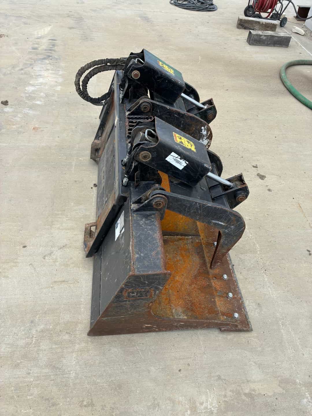78: SKID STEER GRAPPLE BUCKET W/TOP CLAMPS    SRS 4/2026 image 4