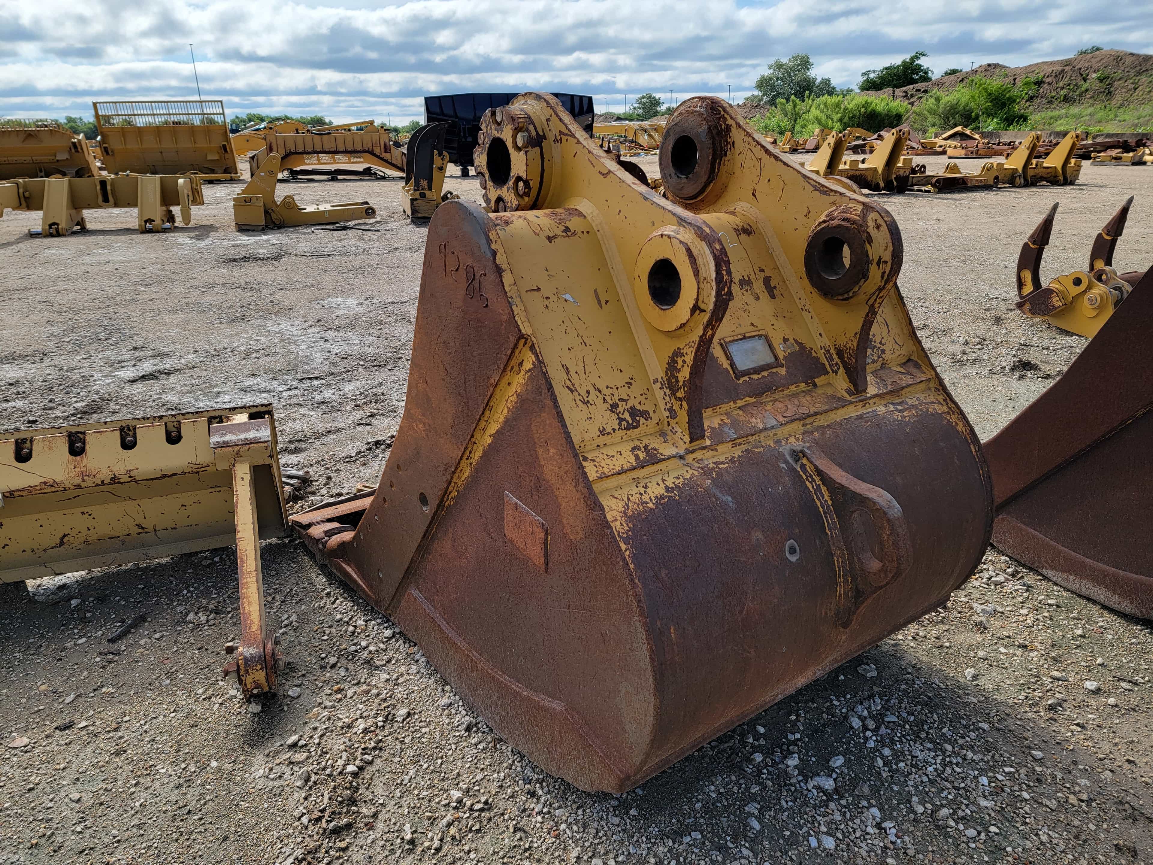 CAT 54" BUCKET FOR TB LINKAGE BLH image 4