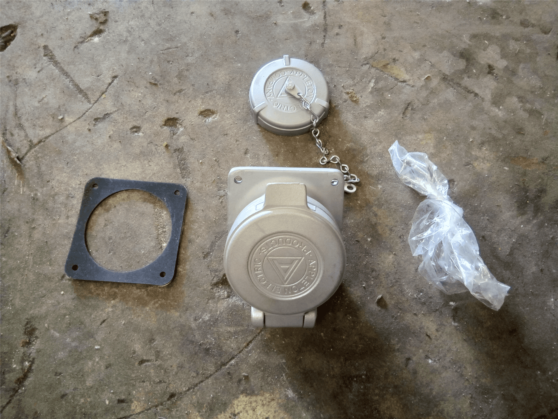 NEW RECEPTACLE image