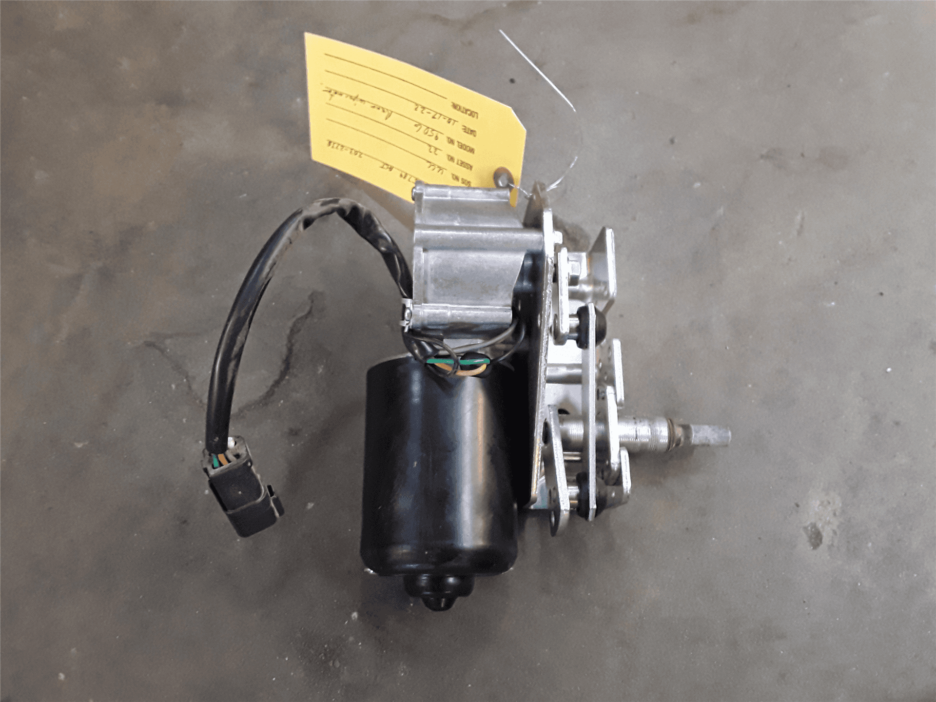 USED WIPER MOTOR image