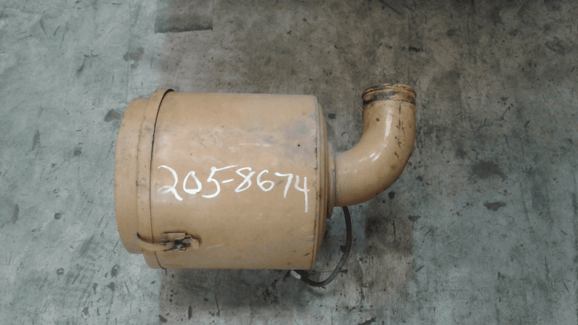USED AIR CLEANER image