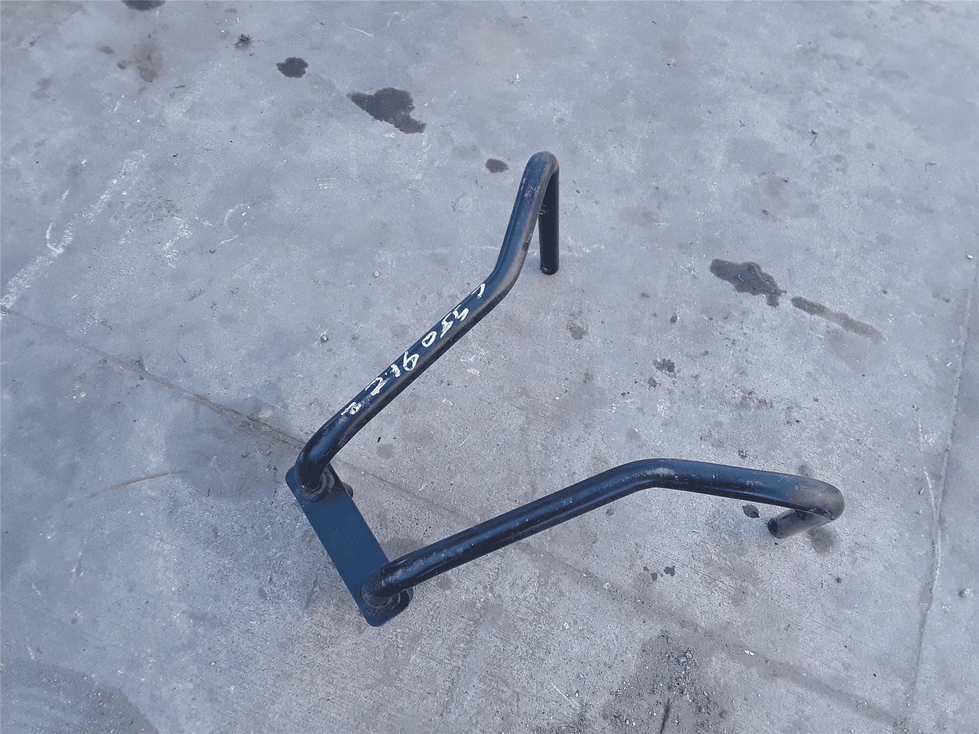 USED BRACKET AS. image