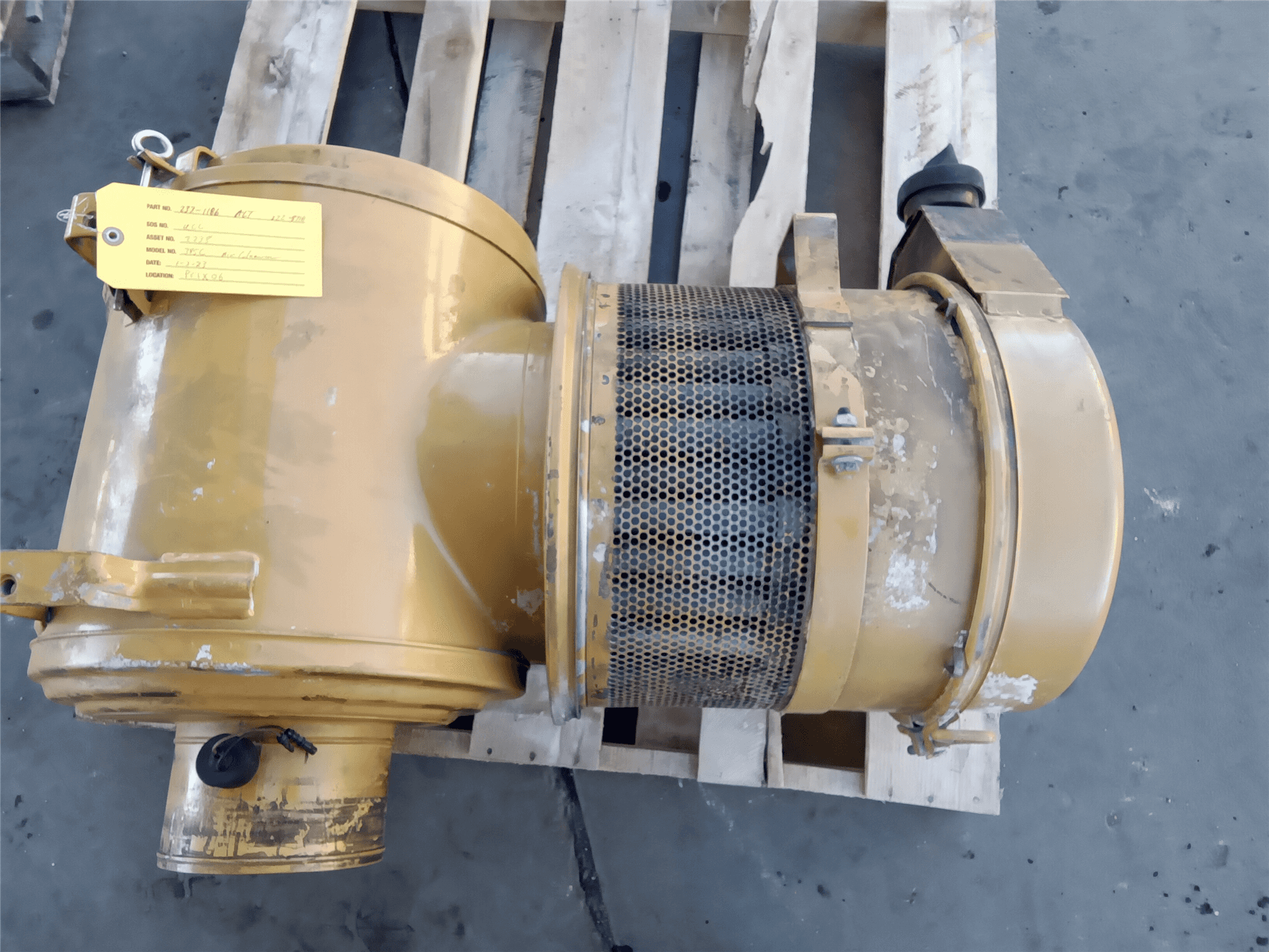 USED AIR CLEANER image