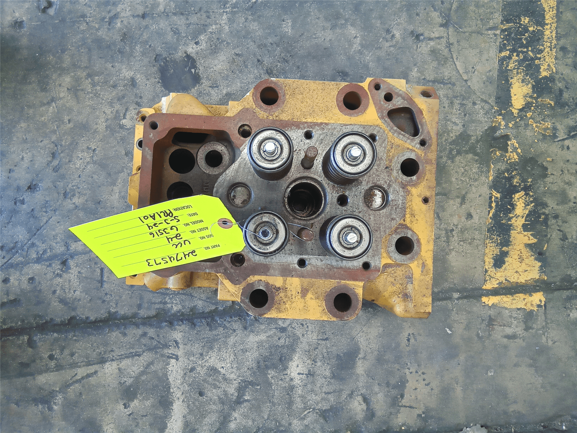 USED CYLINDER HEAD image