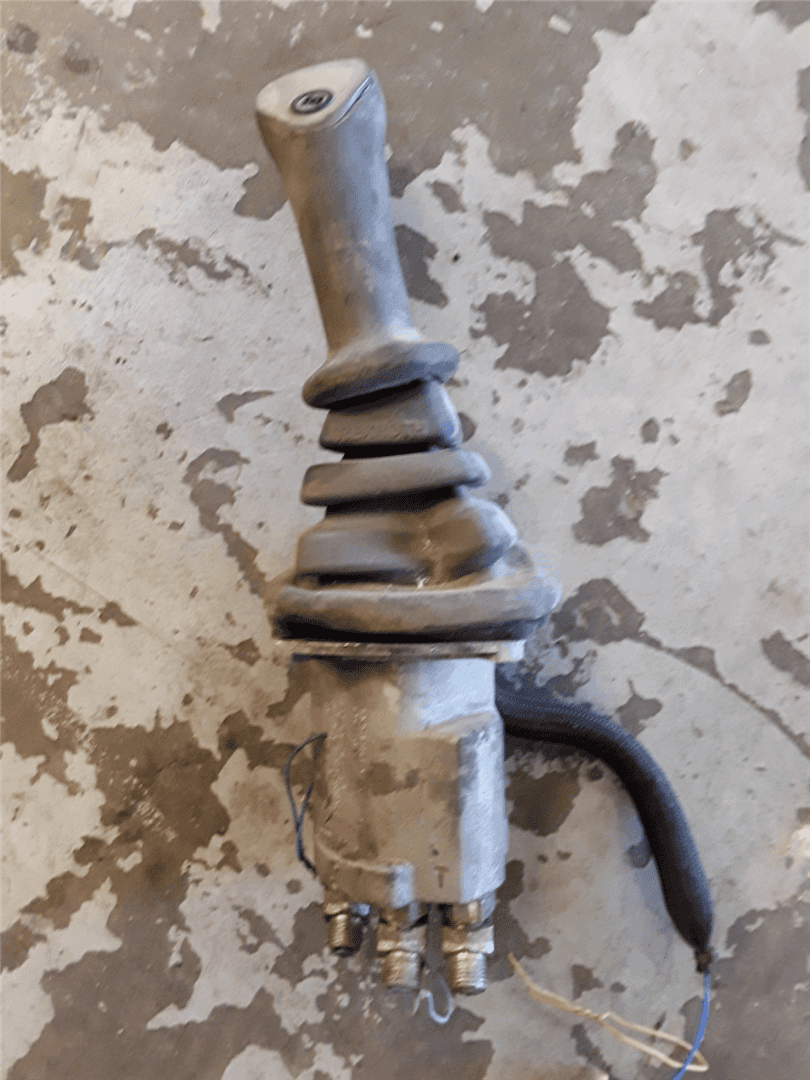 USED JOYSTICK RH image