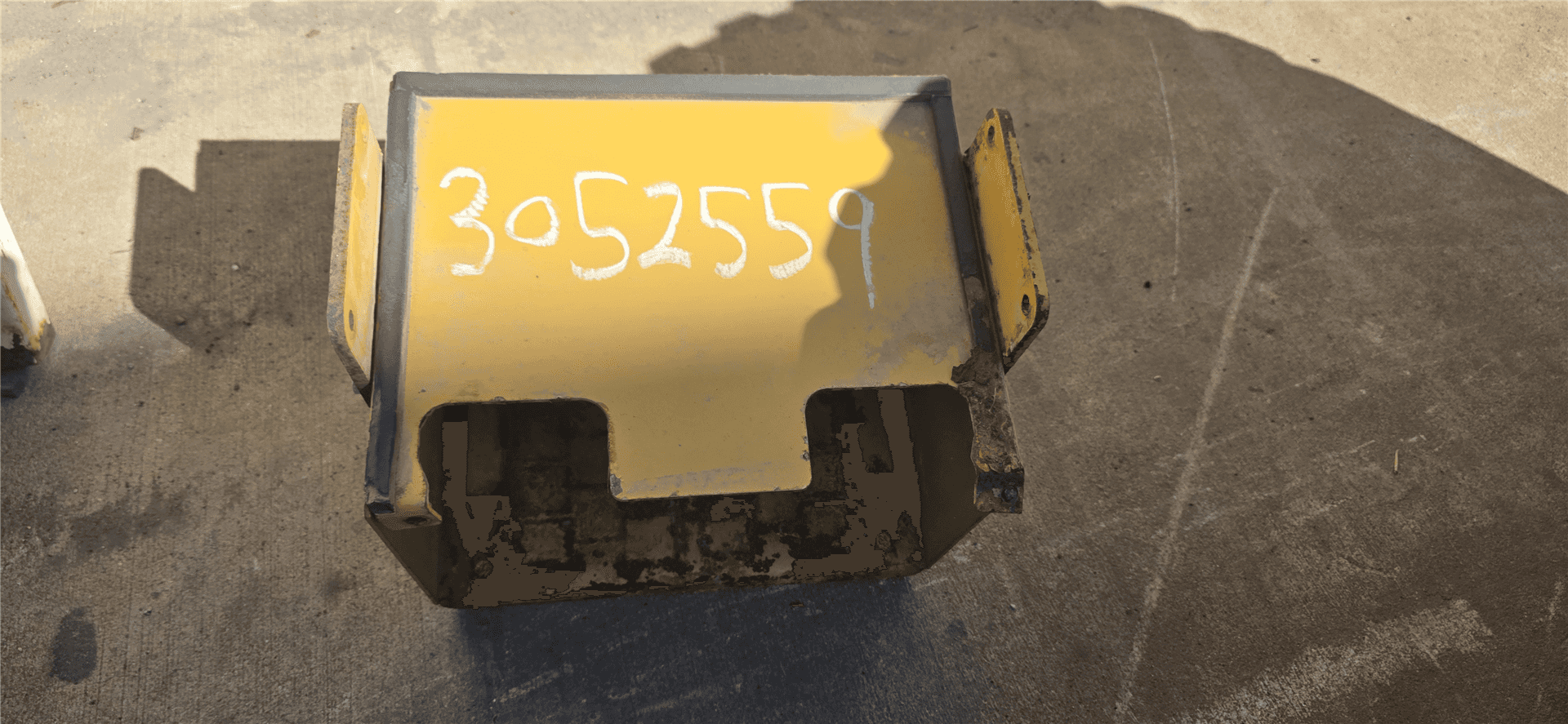 USED BOX BATTERY image