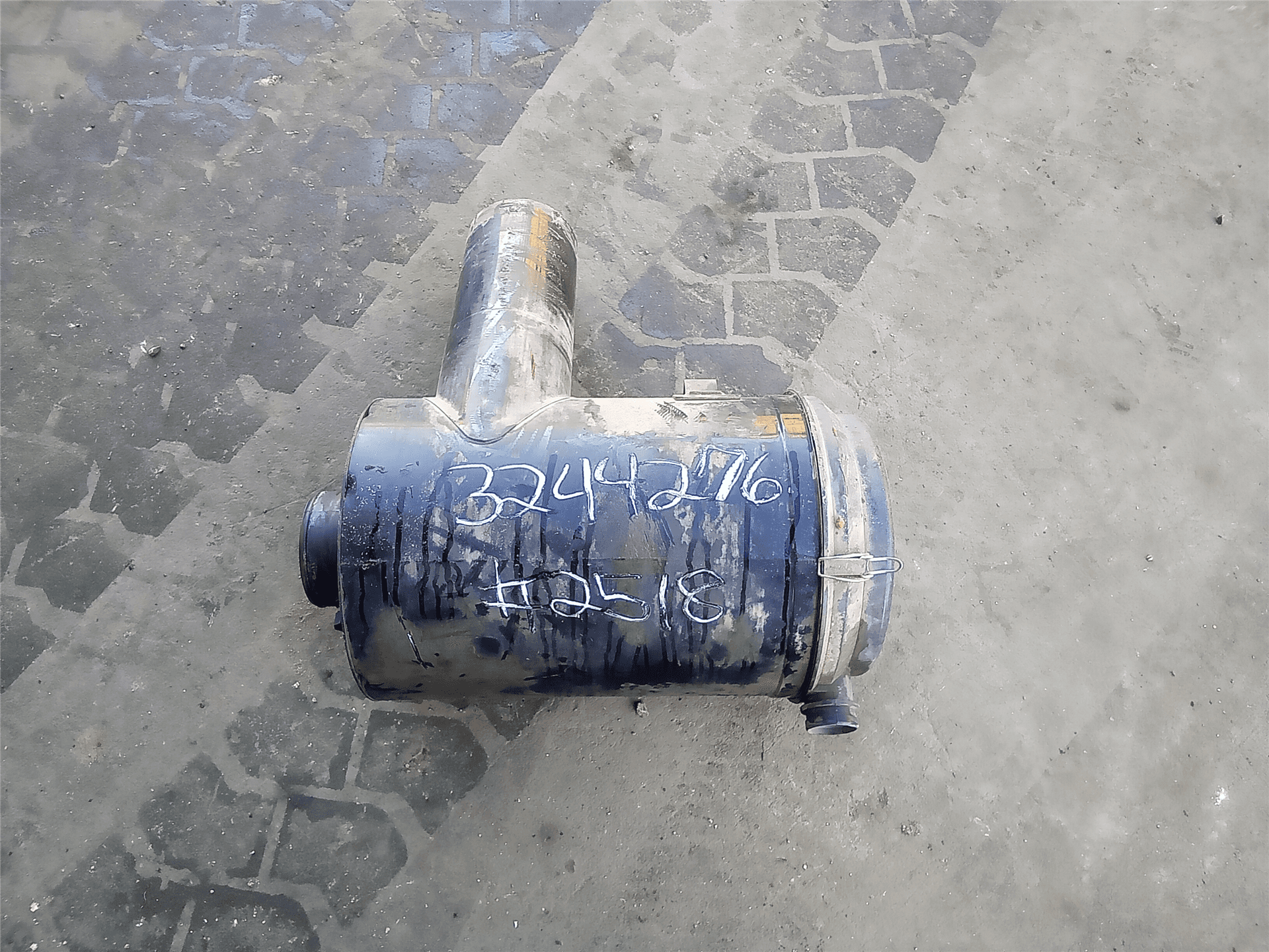 USED AIR CLEANER image