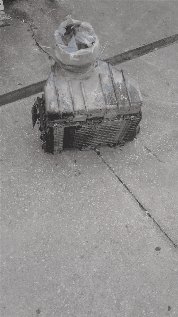 USED AIR CLEANER image