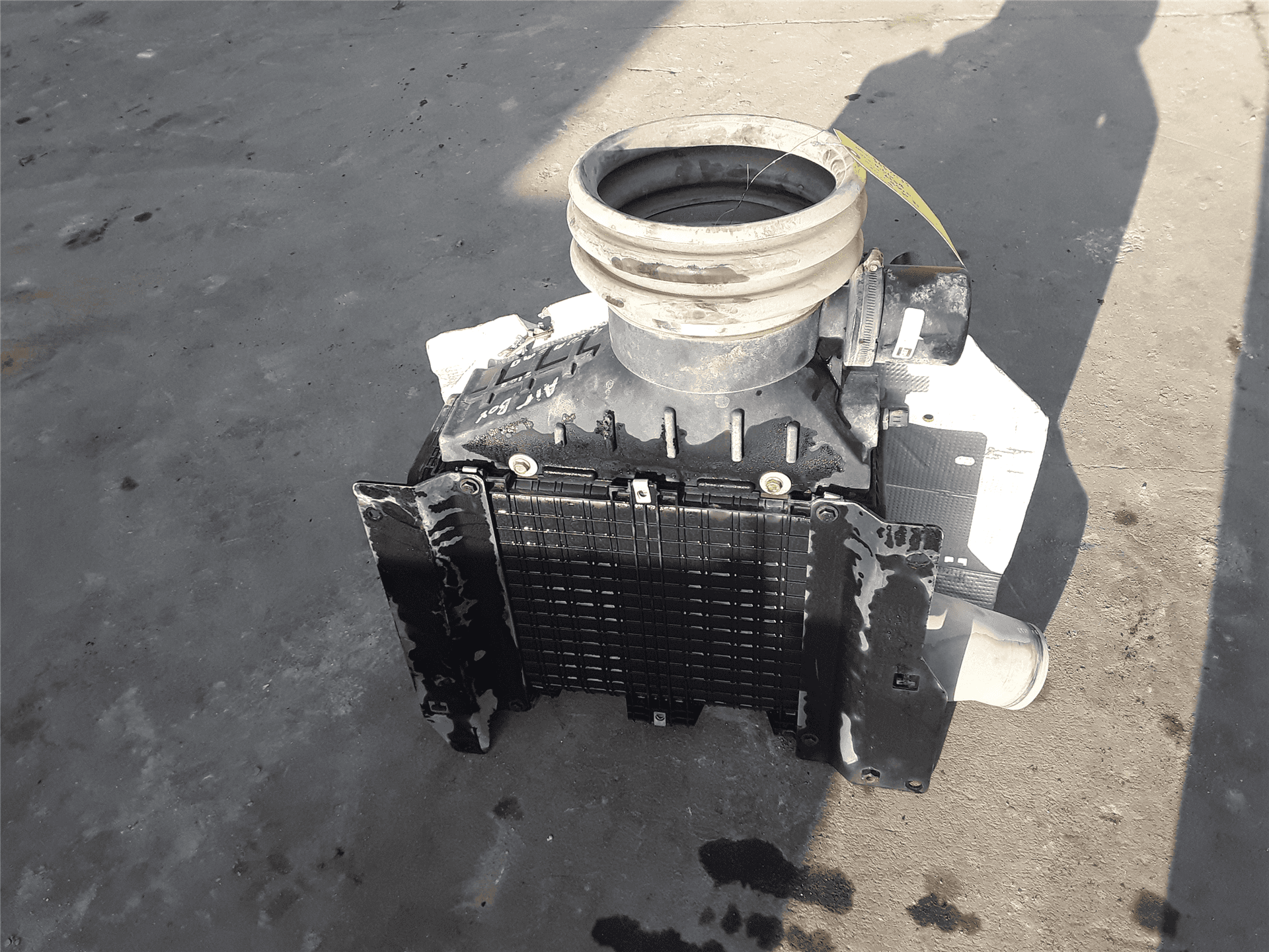 USED AIR CLEANER image
