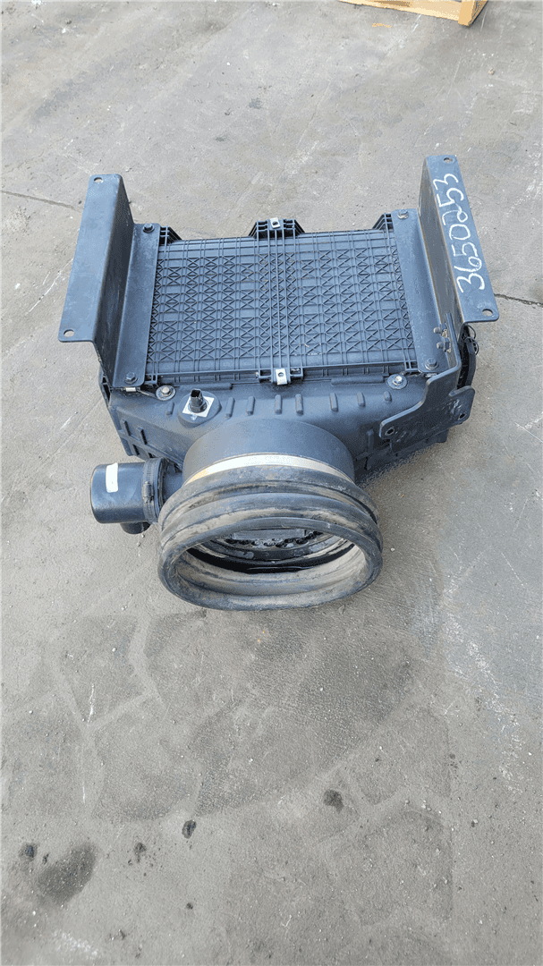 USED AIR CLEANER image