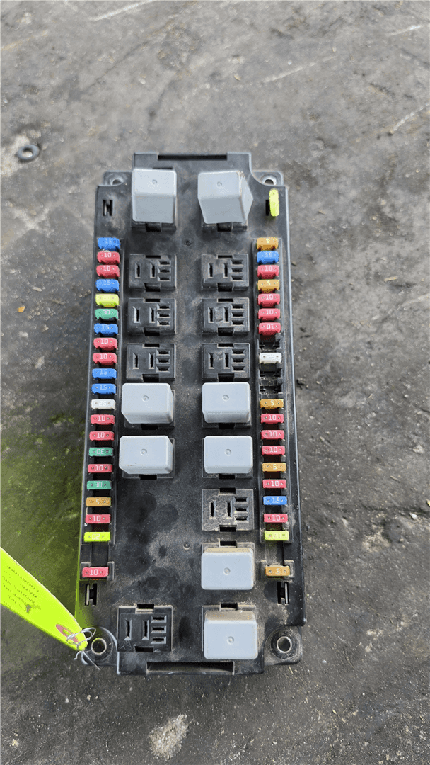 USED FUSE PANEL GP image