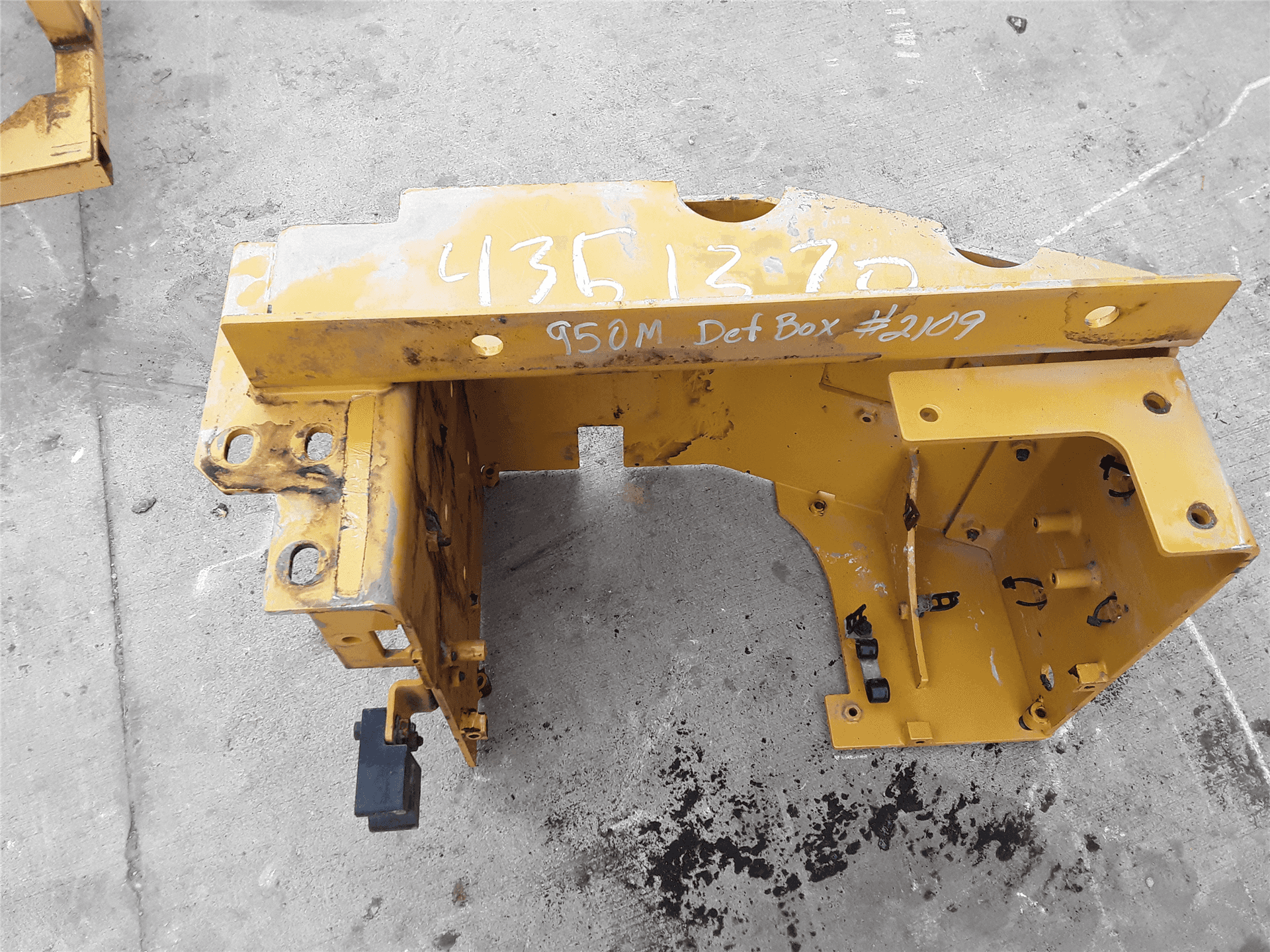 USED BATTERY BOX image
