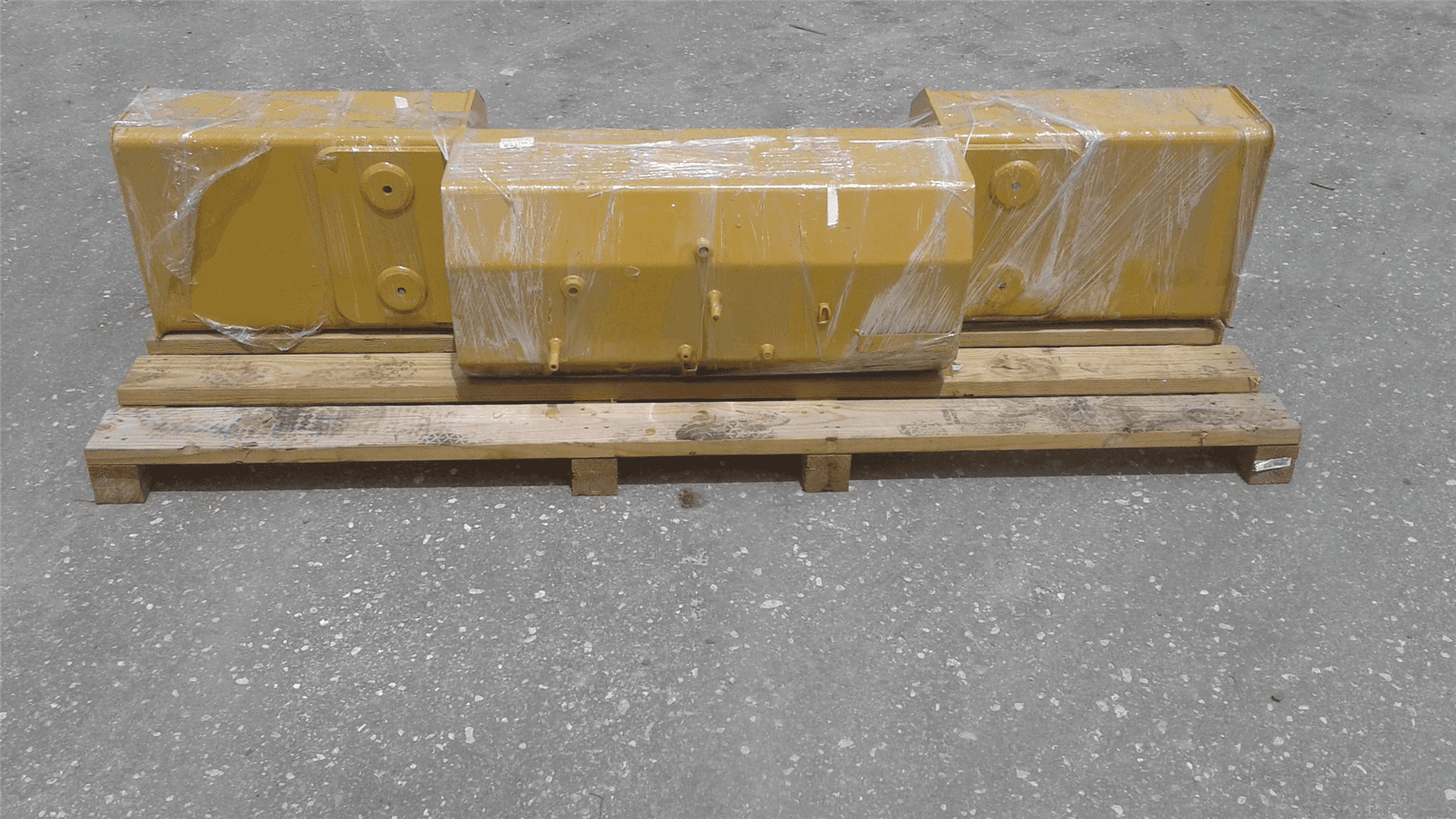 USED D6T FUEL TANK image