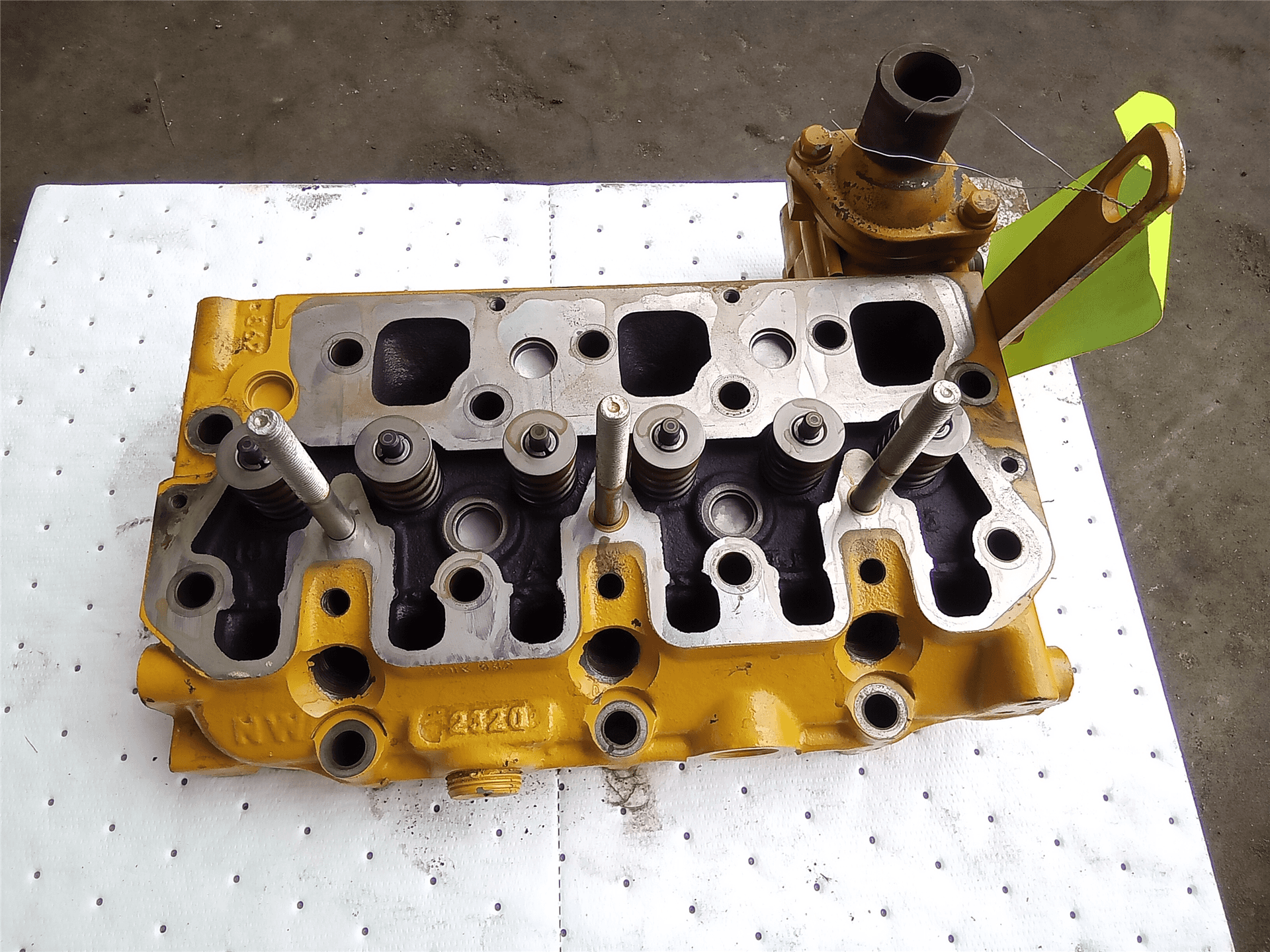 USED CYL HEAD image