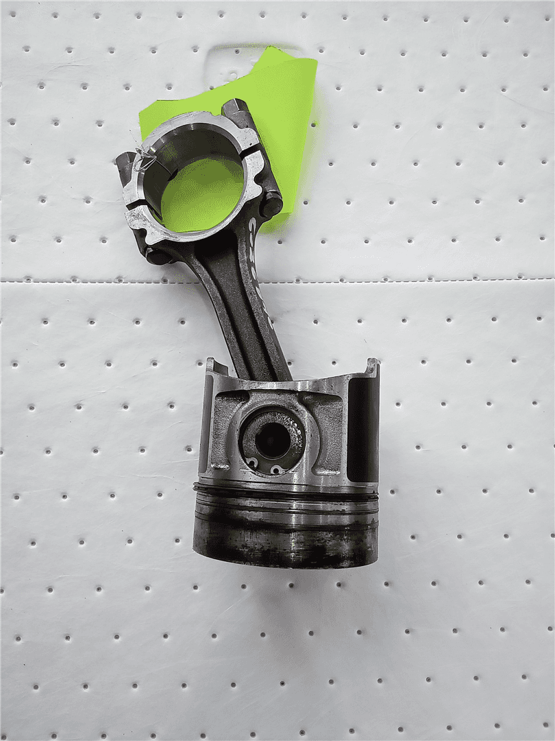 USED PISTON GP image