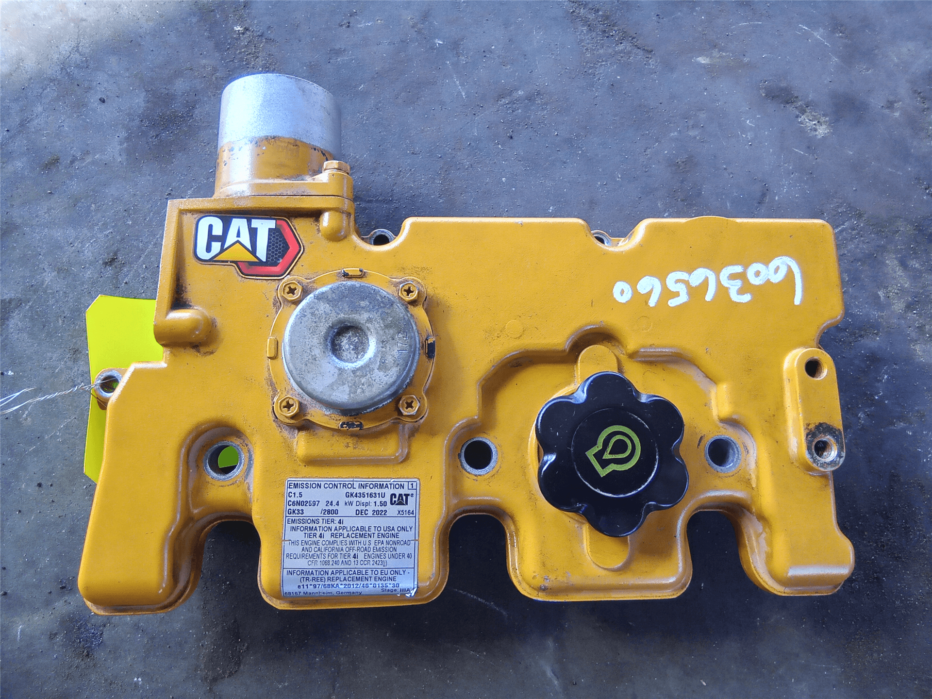 USED VALVE COVER image