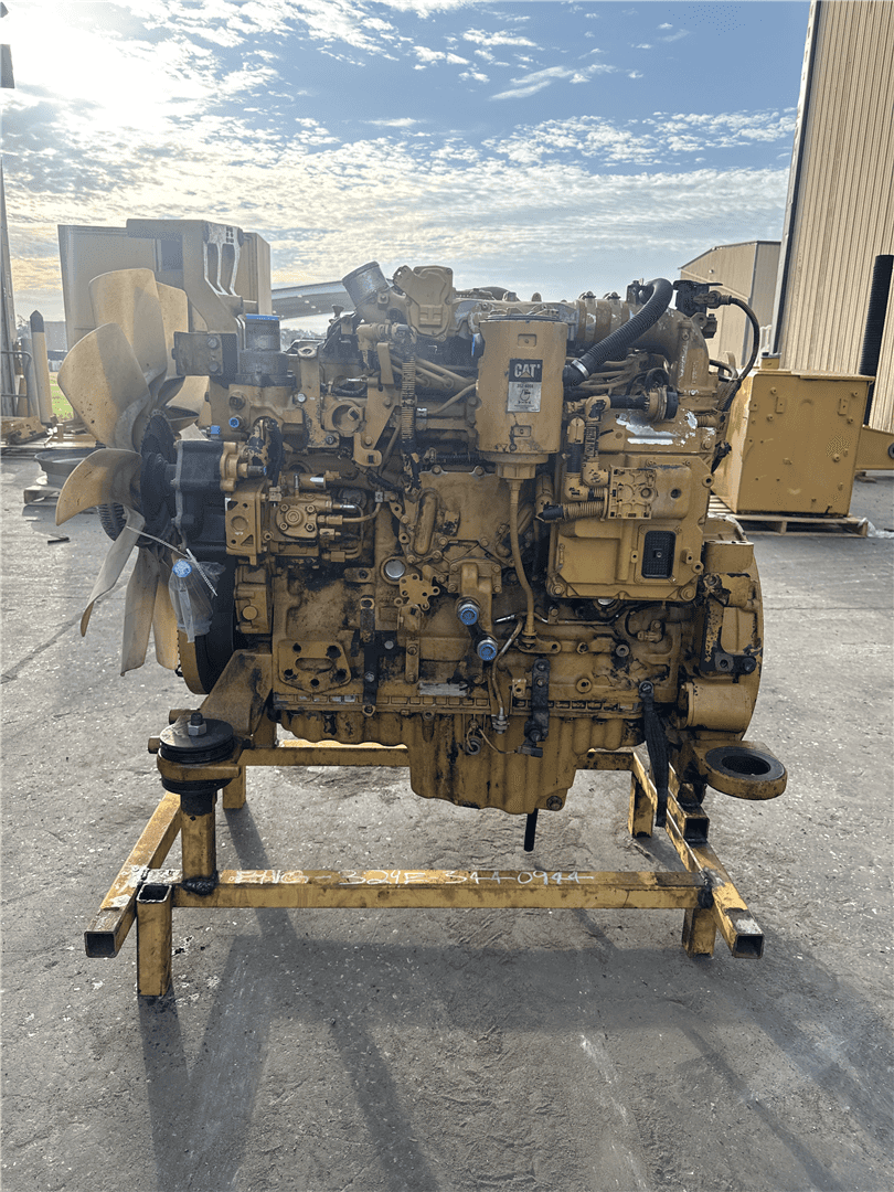 USED ENGINE AR image