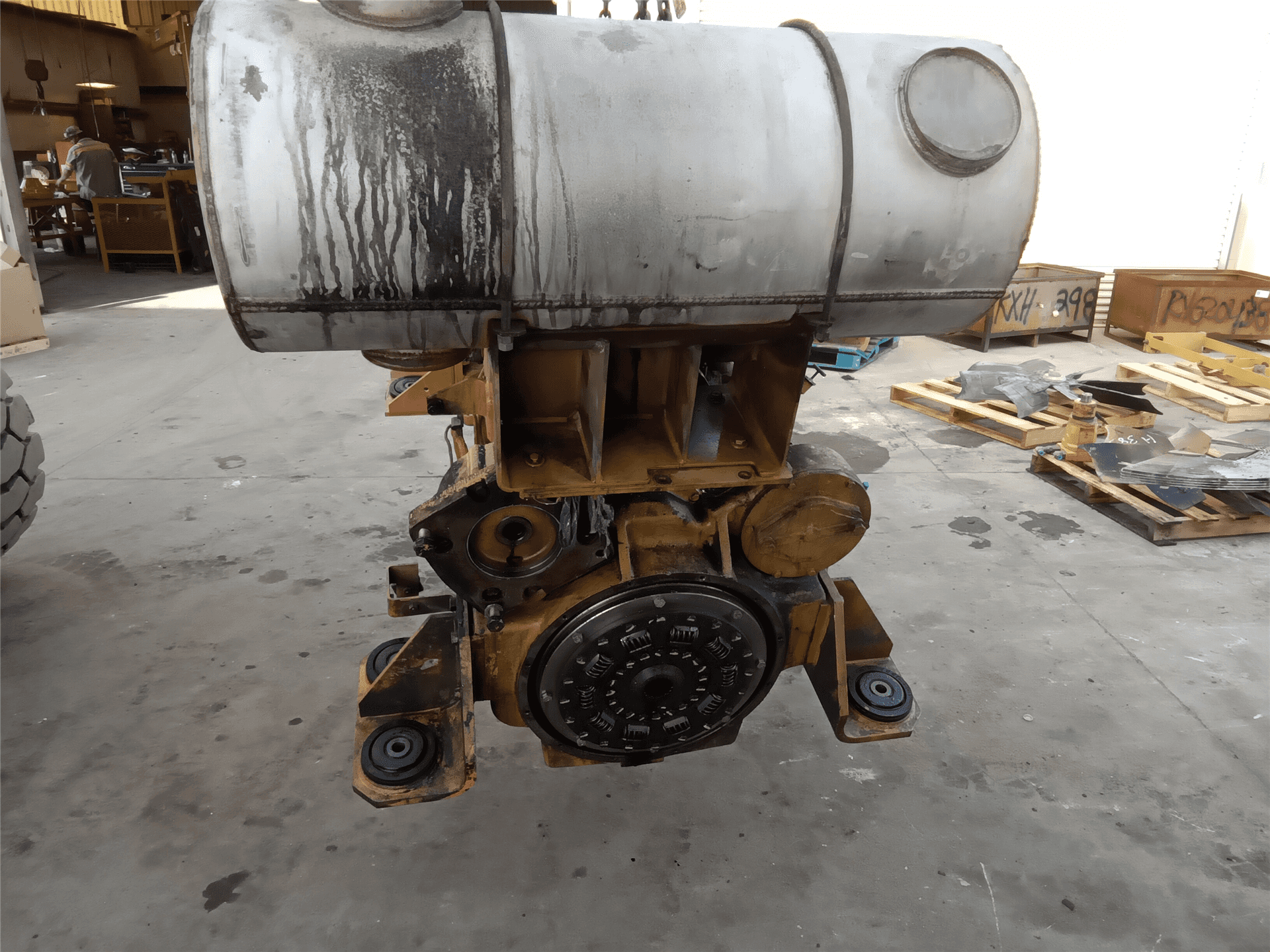 USED ENGINE image