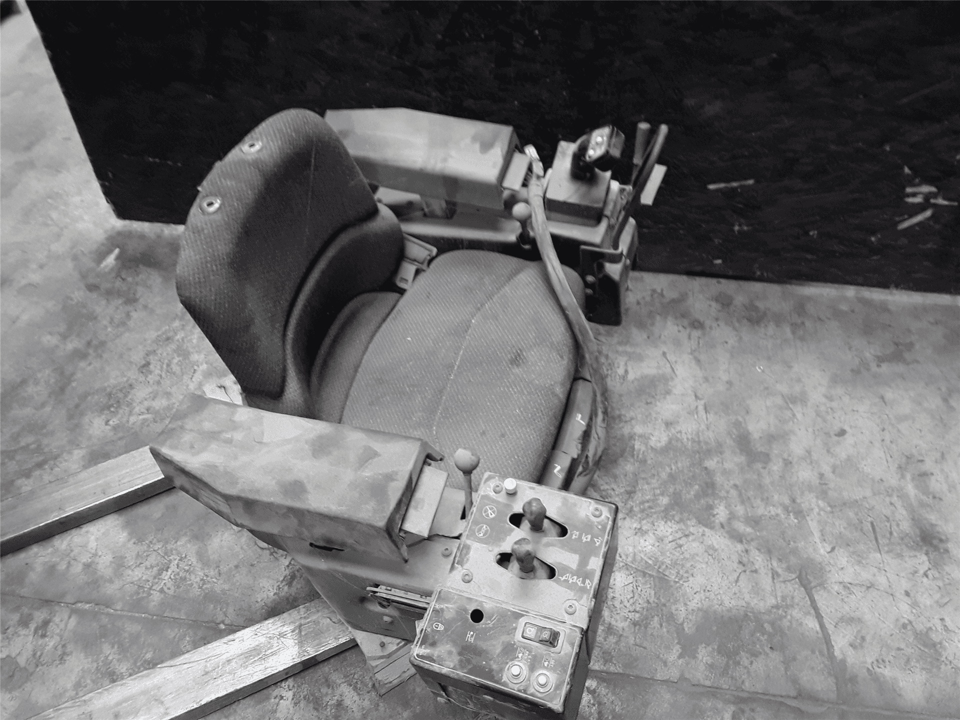 USED SEAT WITH CON image