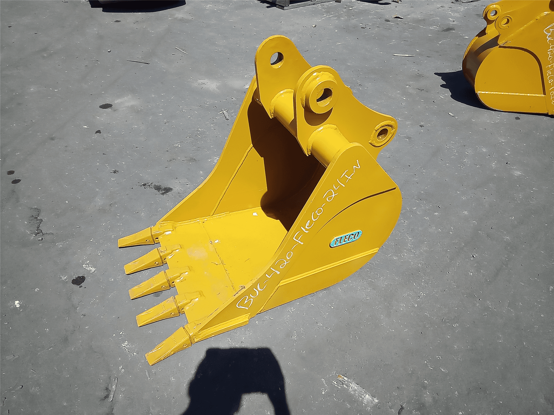 NEW 24 INCH BUCKET image