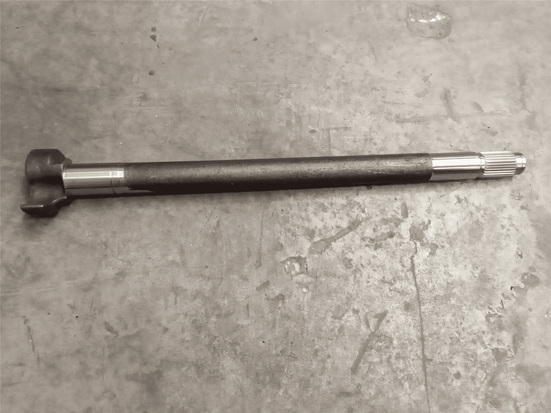 NEW CAMSHAFT RH image