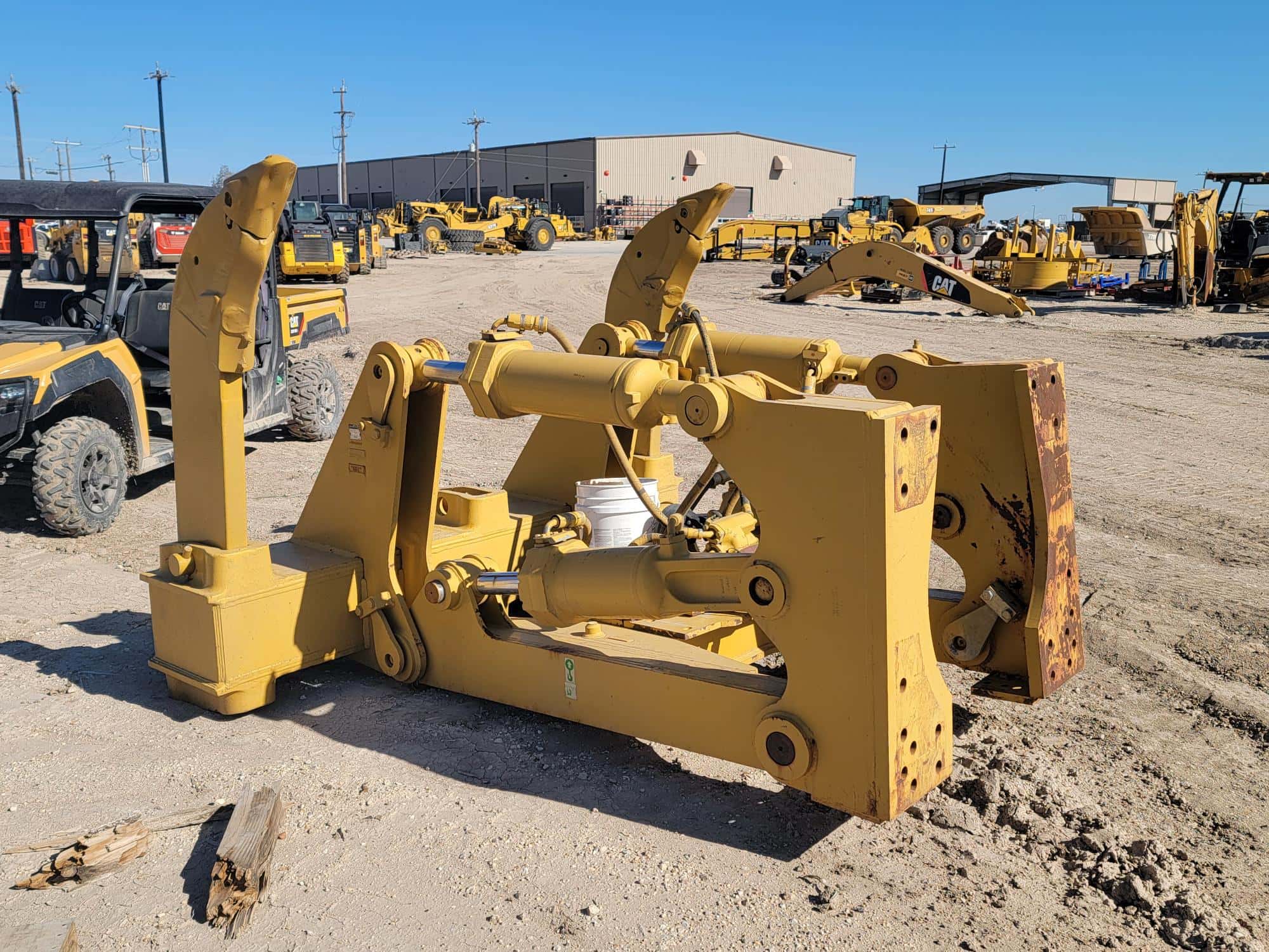 D8T MS RIPPER W/ 2 SHANKS            MQ image