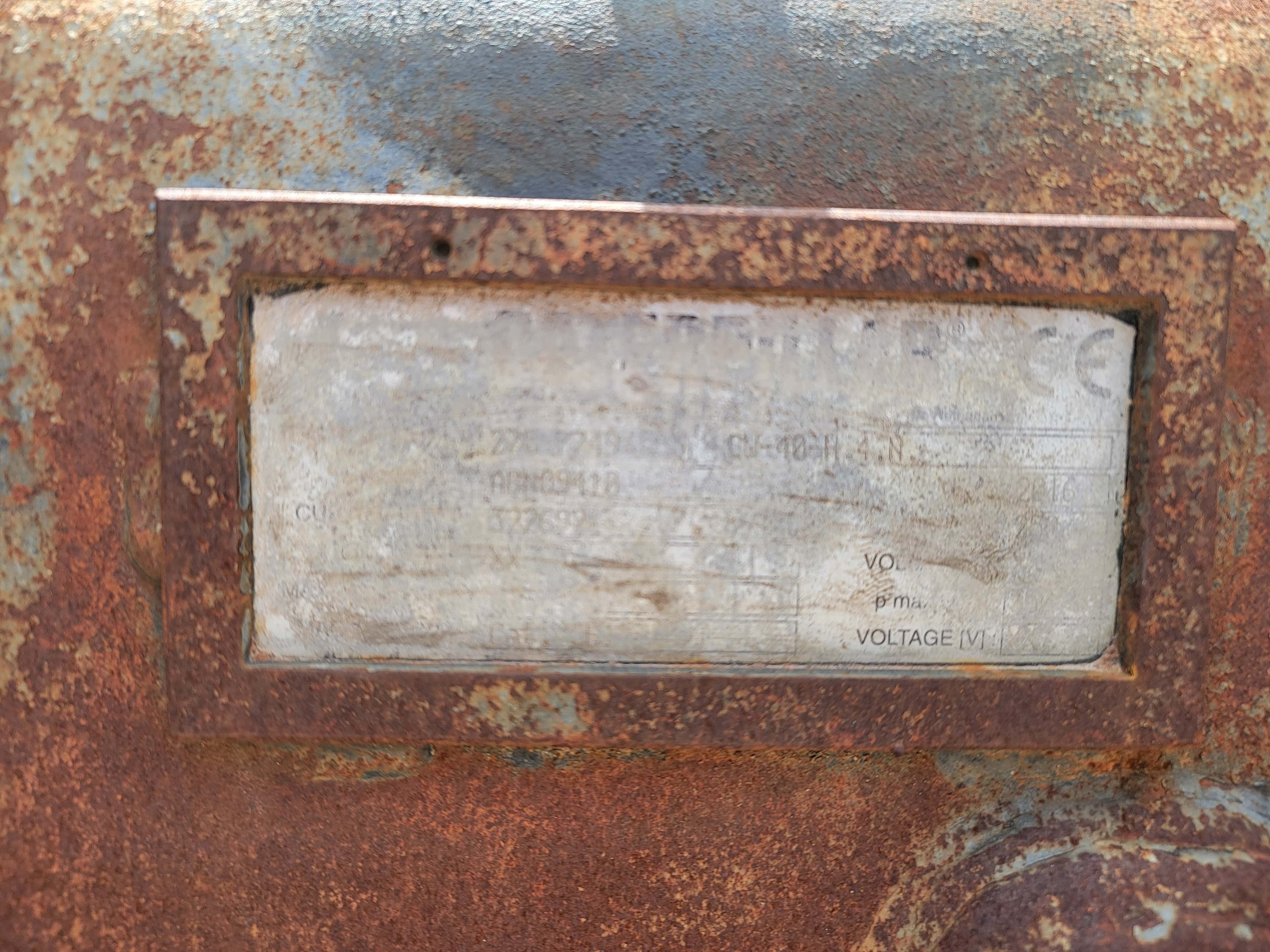 CW40 STYLE COUPLER STILL ATTACHED TO 72" DCB         MQ image