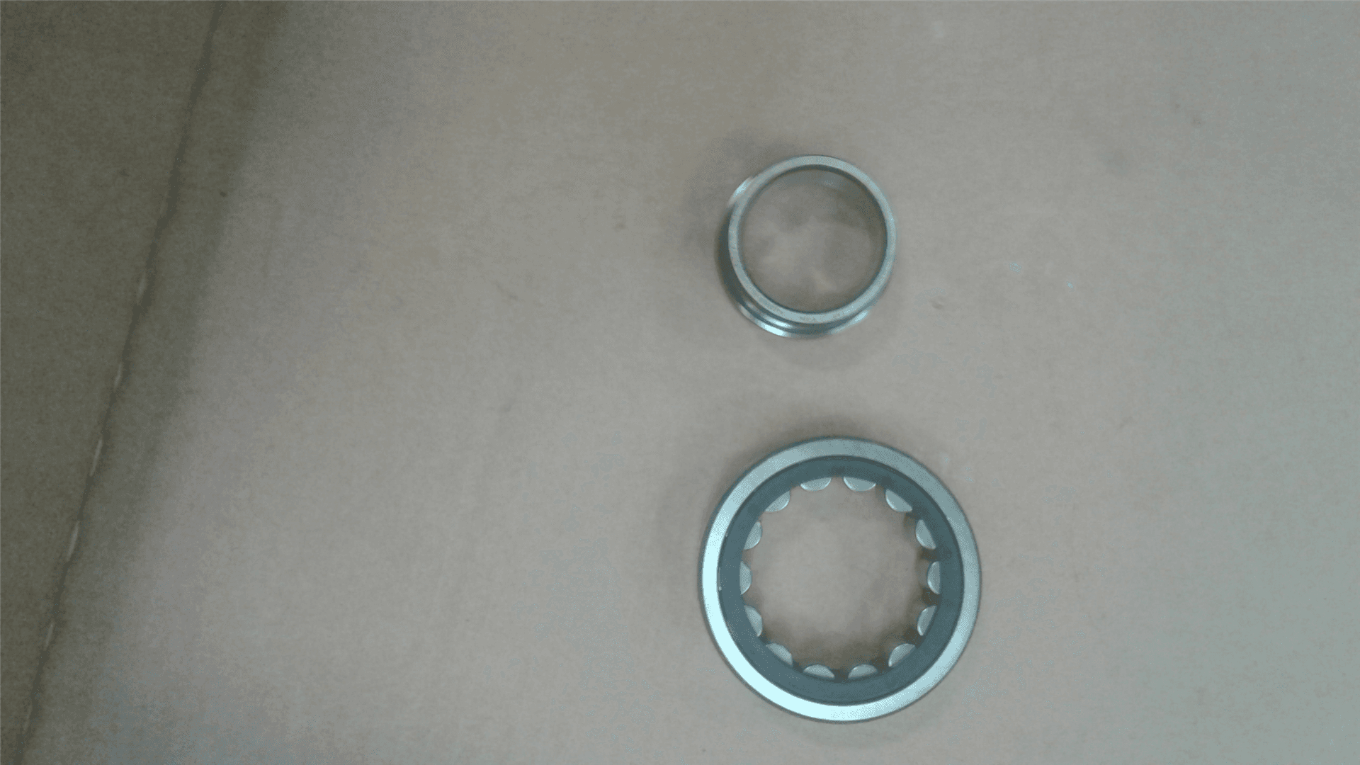 NEW BEARING-ROLL image 1