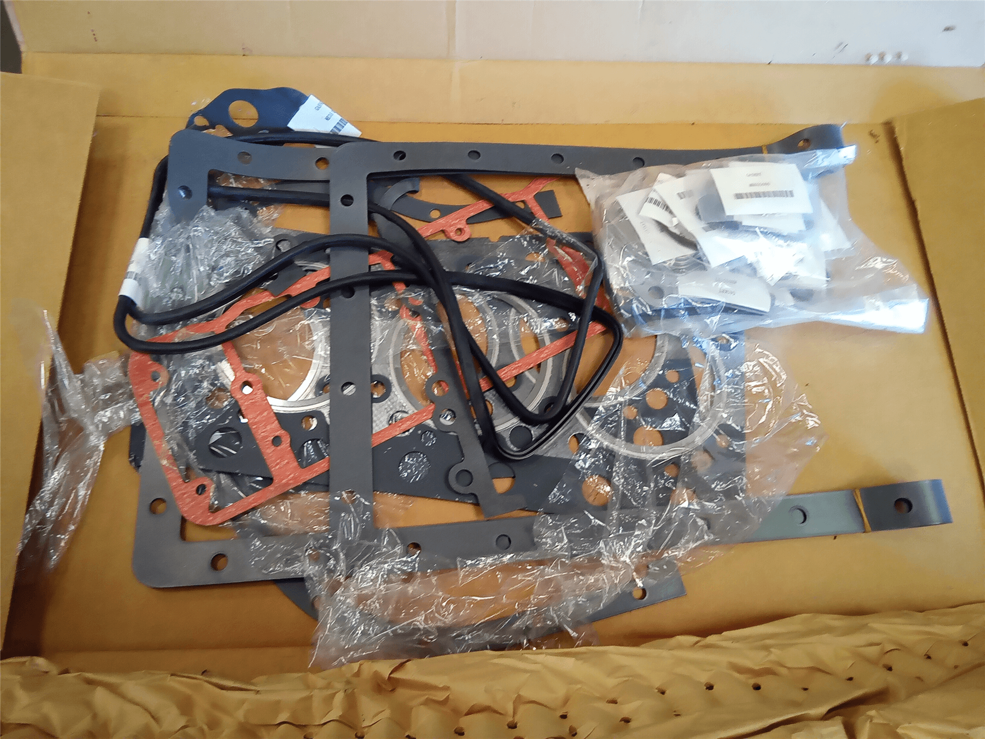 NEW GASKET KIT image 1