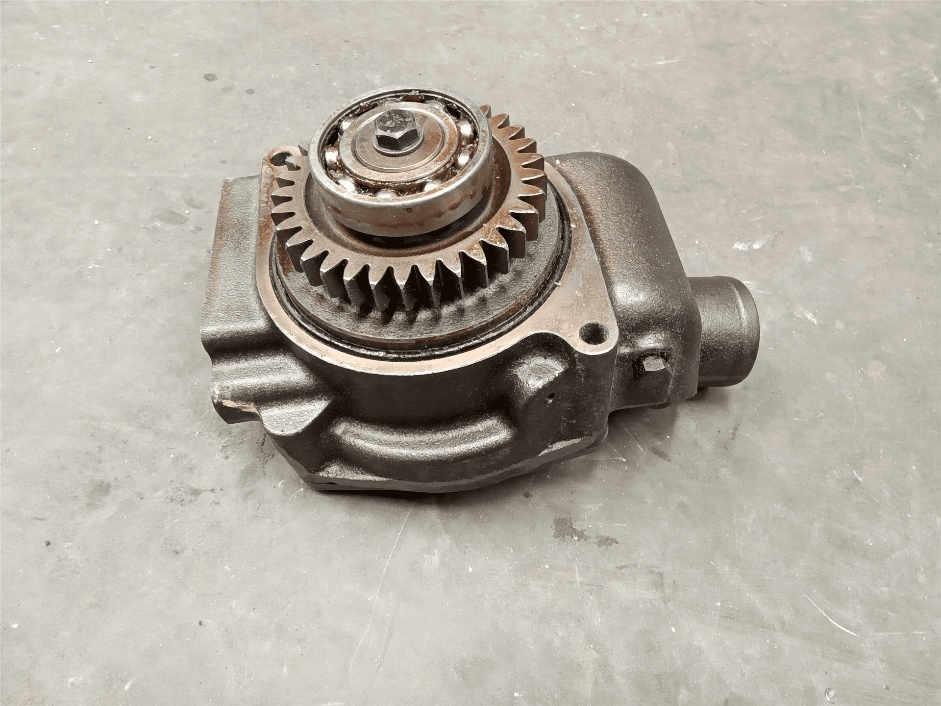 NEW PUMP WATER image 1