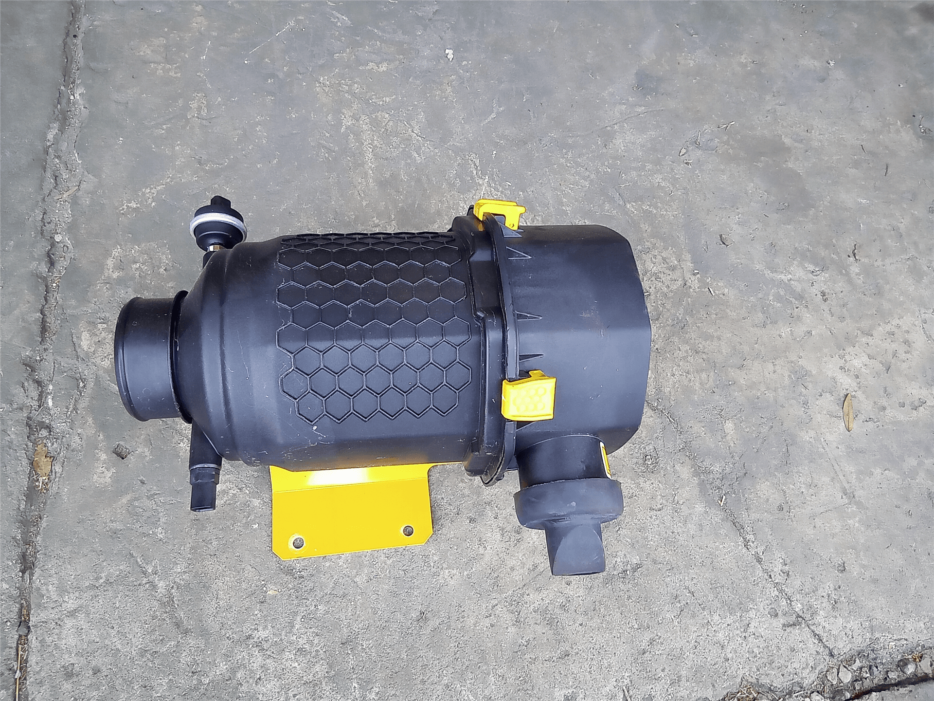 NEW AIR CLEANER image 1