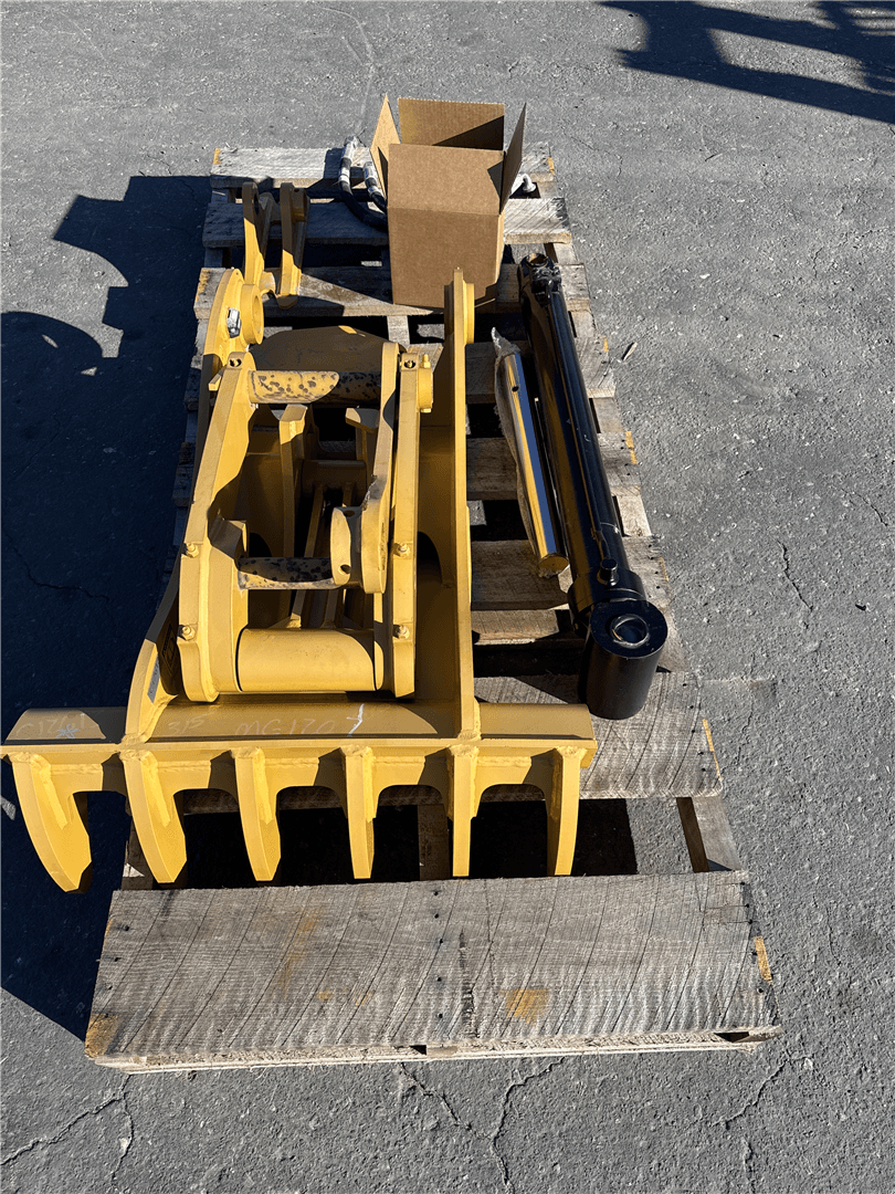 NEW 47X33 HYD THUM image 1