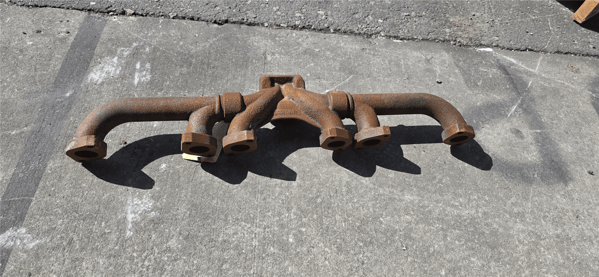 USED MANIFOLD image 1