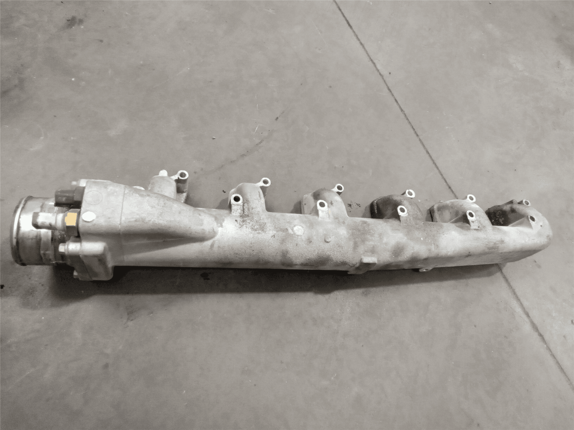 USED MANIFOLD INLE image 1